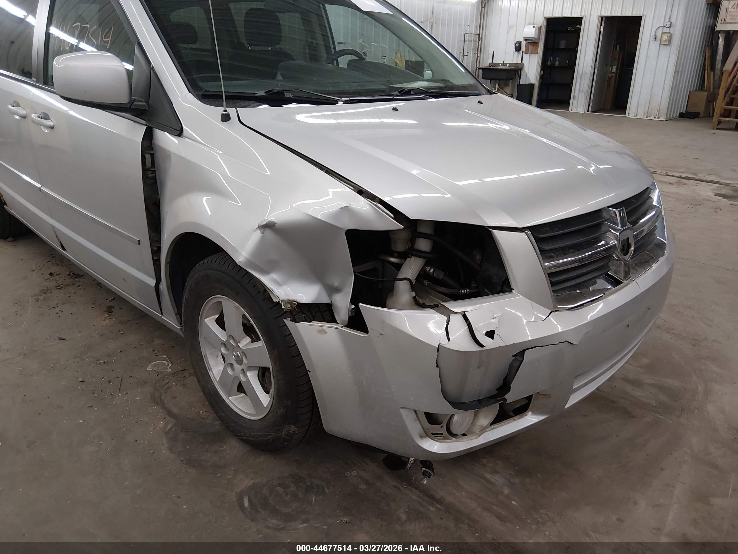 2010 Dodge Grand Caravan Sxt Silver vin: 2D4RN5D18AR458811