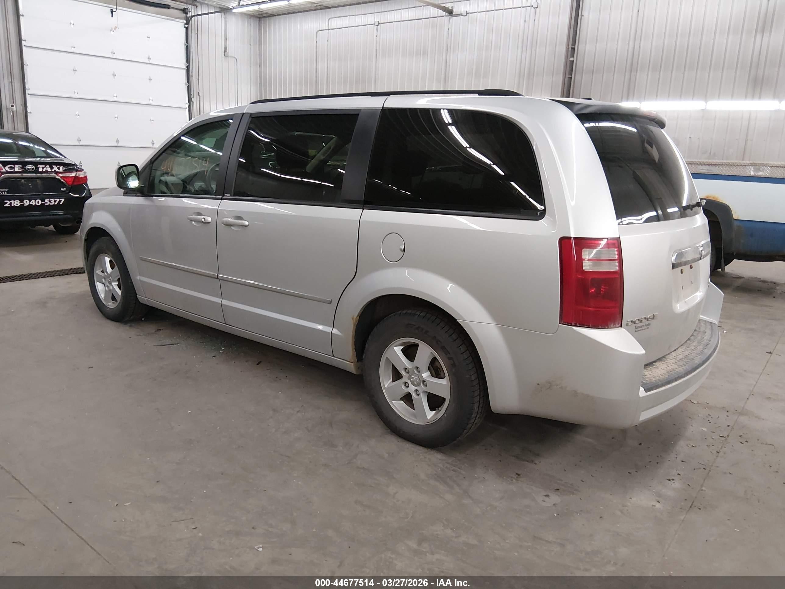 2010 Dodge Grand Caravan Sxt Silver vin: 2D4RN5D18AR458811
