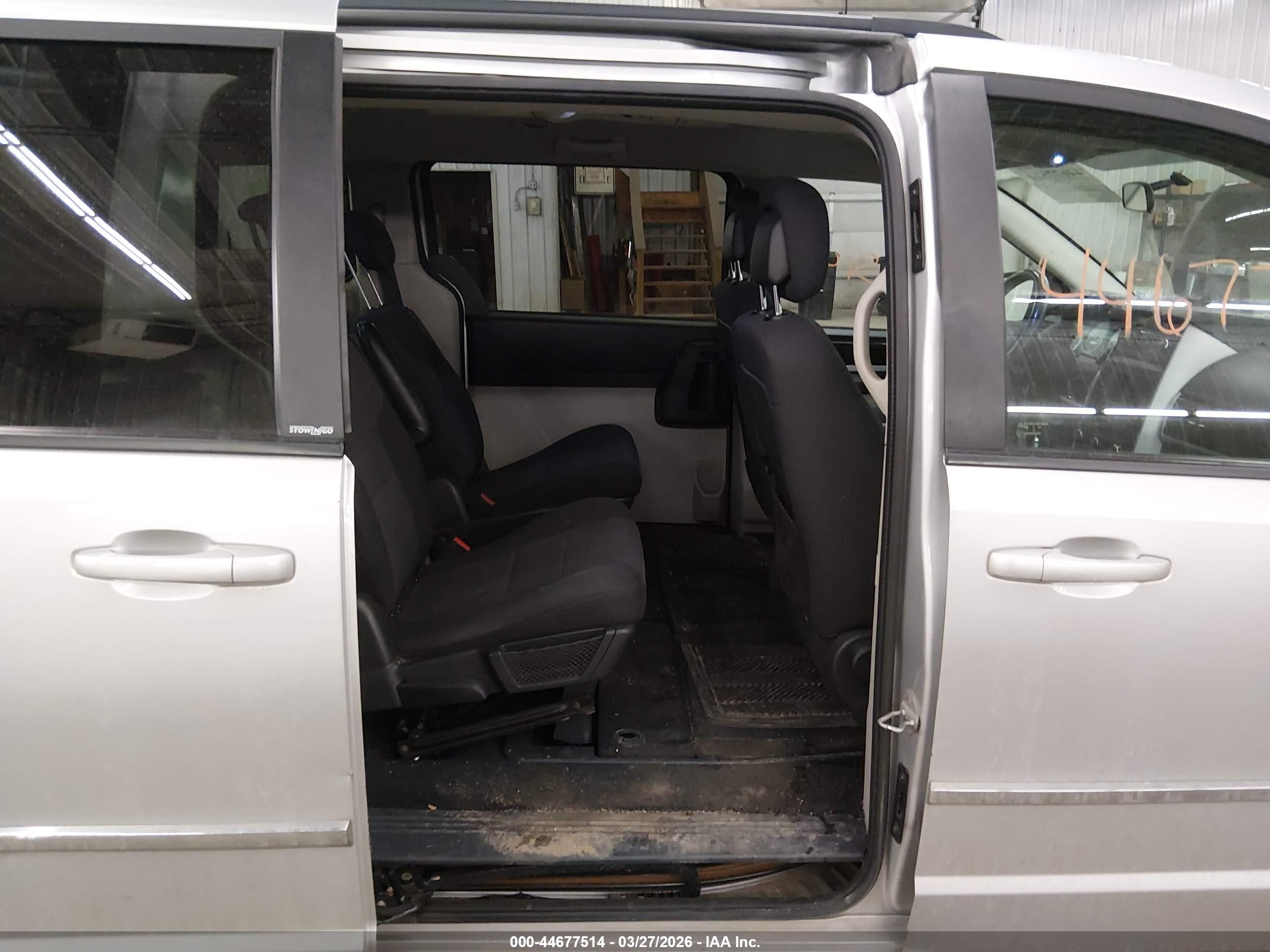 2010 Dodge Grand Caravan Sxt Silver vin: 2D4RN5D18AR458811