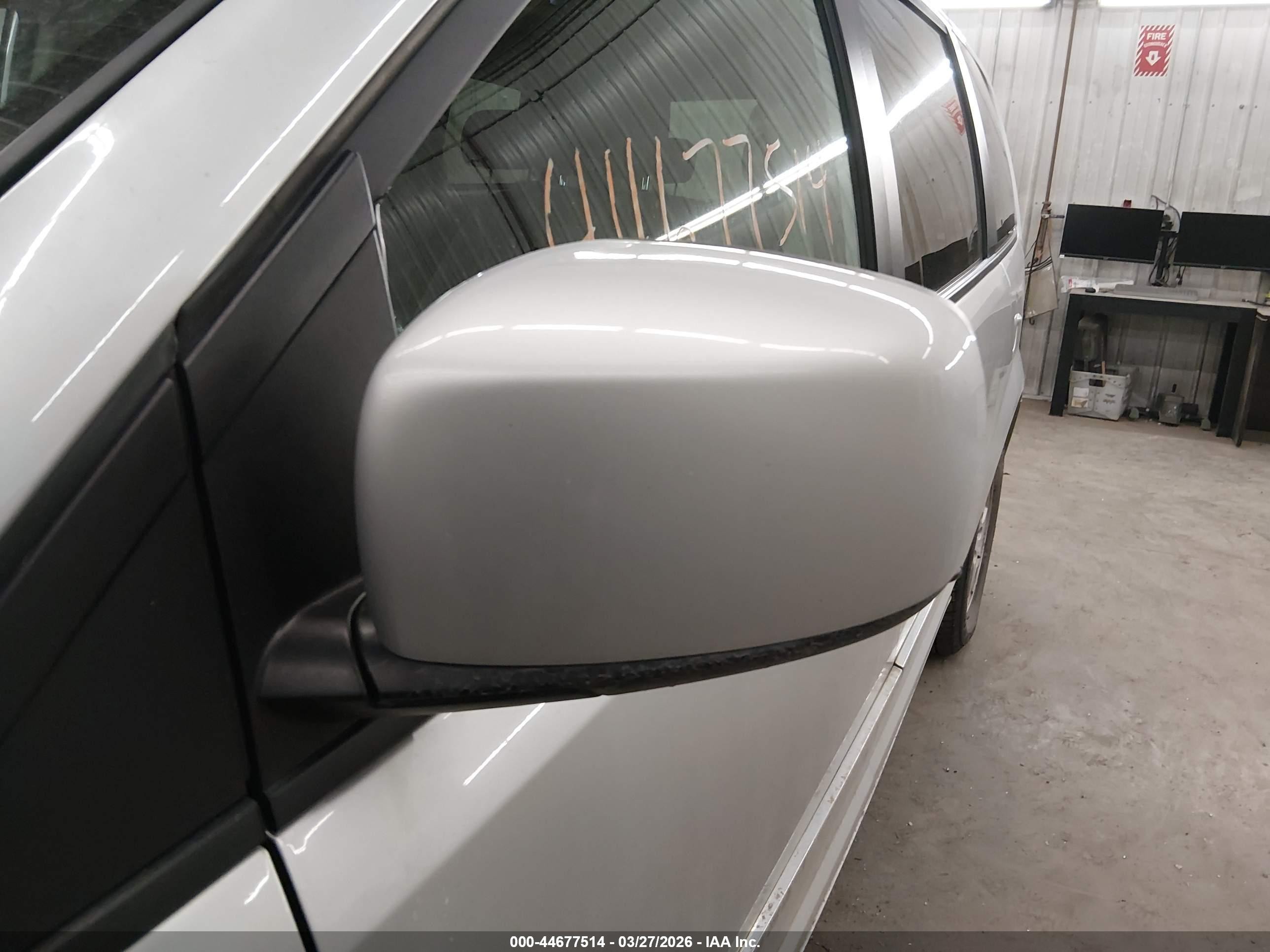 2010 Dodge Grand Caravan Sxt Silver vin: 2D4RN5D18AR458811