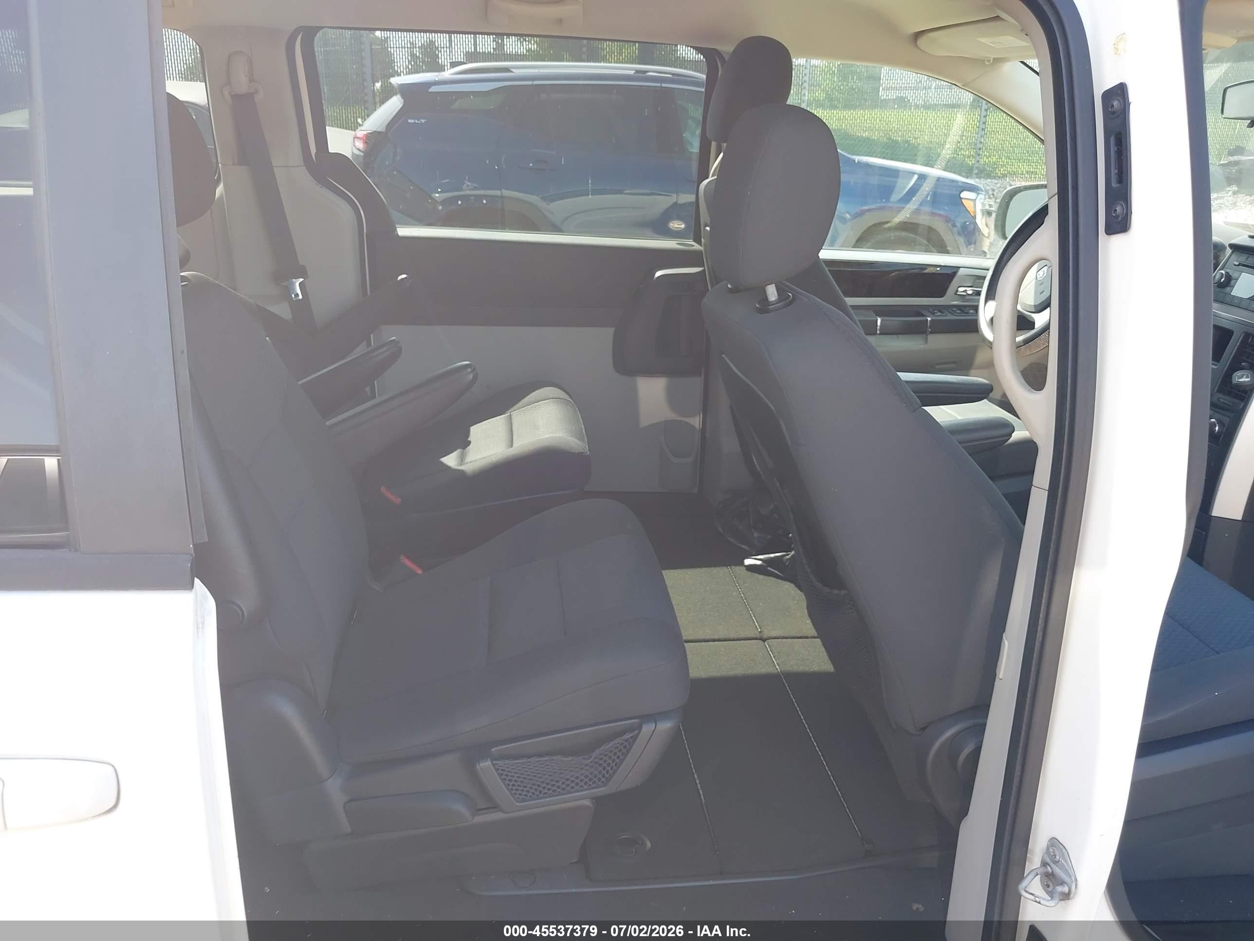 2010 Dodge Grand Caravan Sxt White vin: 2D4RN5D19AR118499