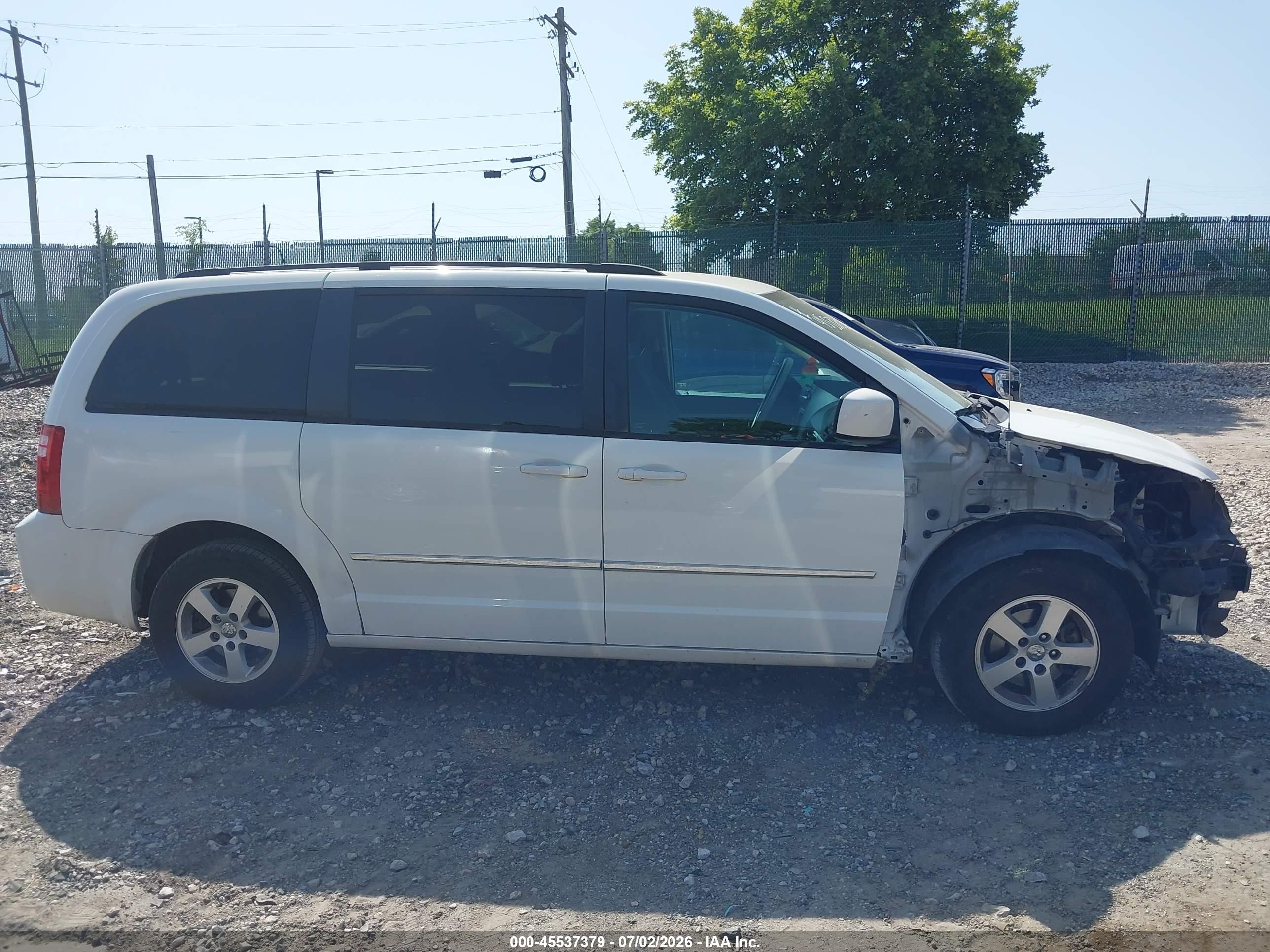 2010 Dodge Grand Caravan Sxt White vin: 2D4RN5D19AR118499