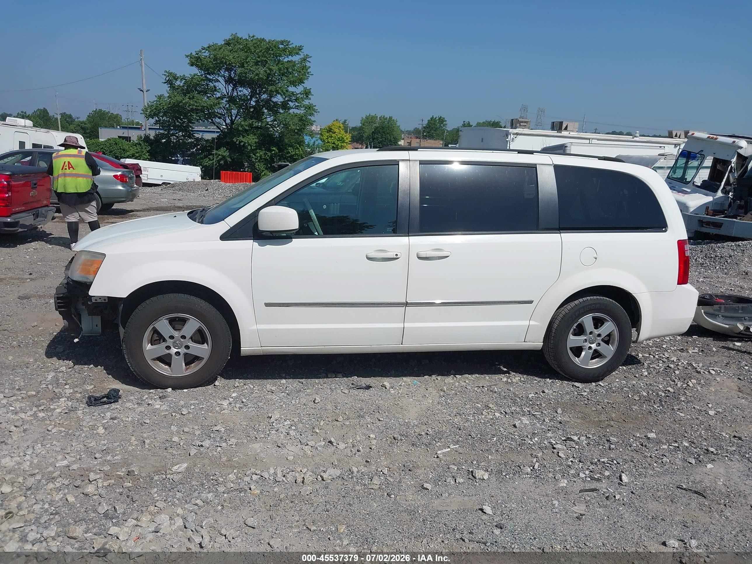 2010 Dodge Grand Caravan Sxt White vin: 2D4RN5D19AR118499