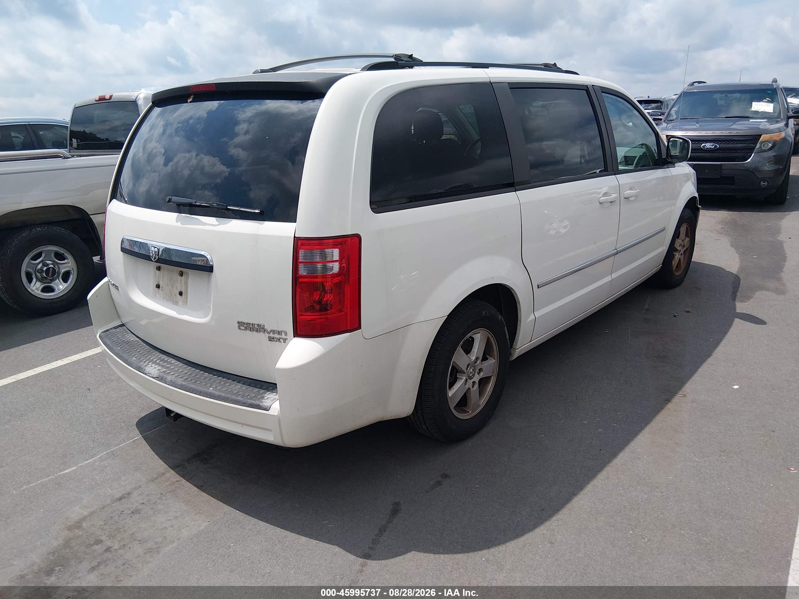 2010 Dodge Grand Caravan Sxt White vin: 2D4RN5D19AR280990