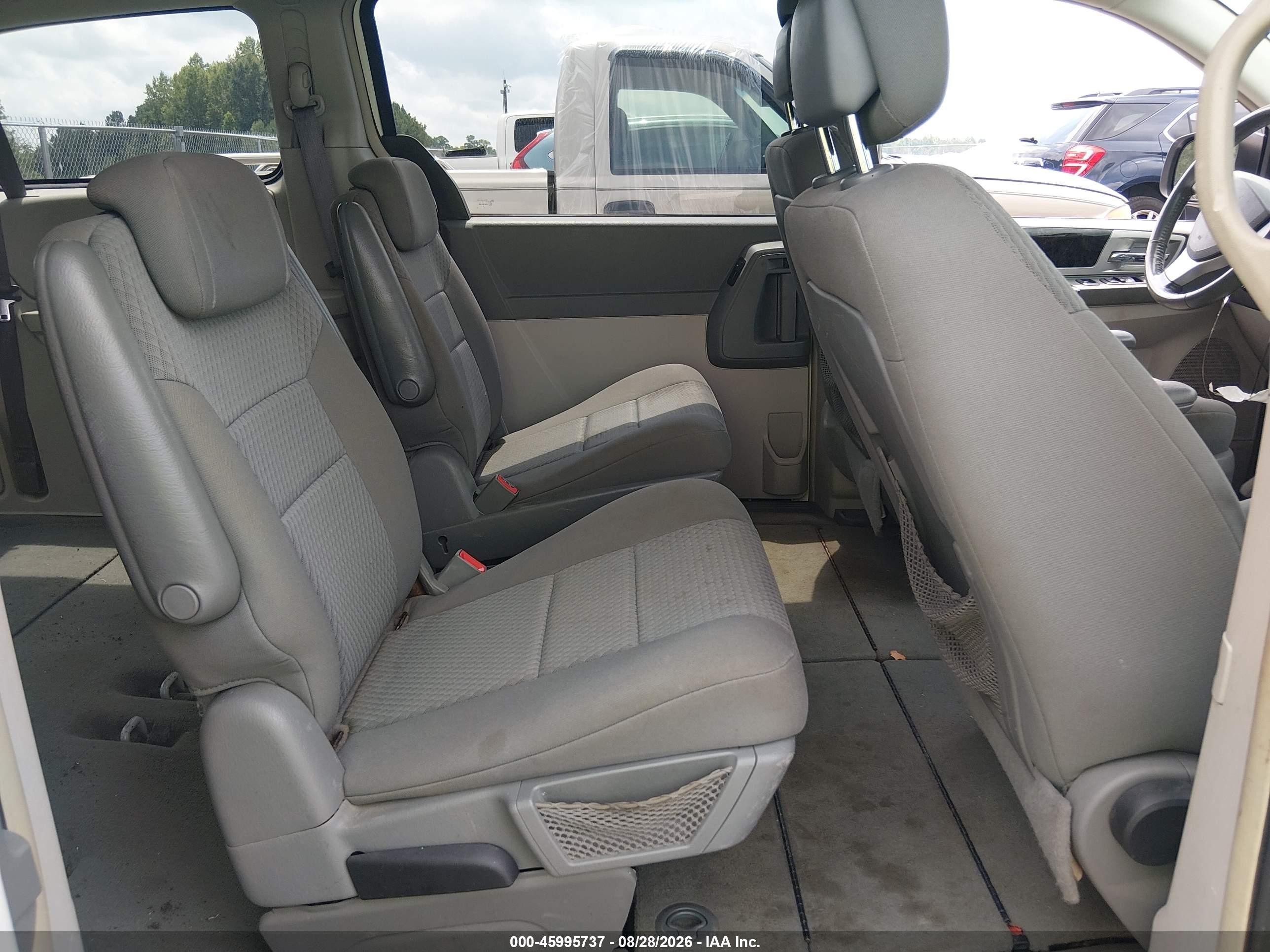 2010 Dodge Grand Caravan Sxt White vin: 2D4RN5D19AR280990