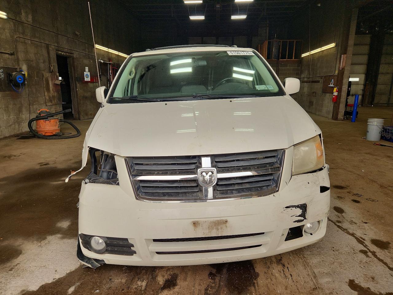 2010 Dodge Grand Caravan Sxt White vin: 2D4RN5D19AR396481