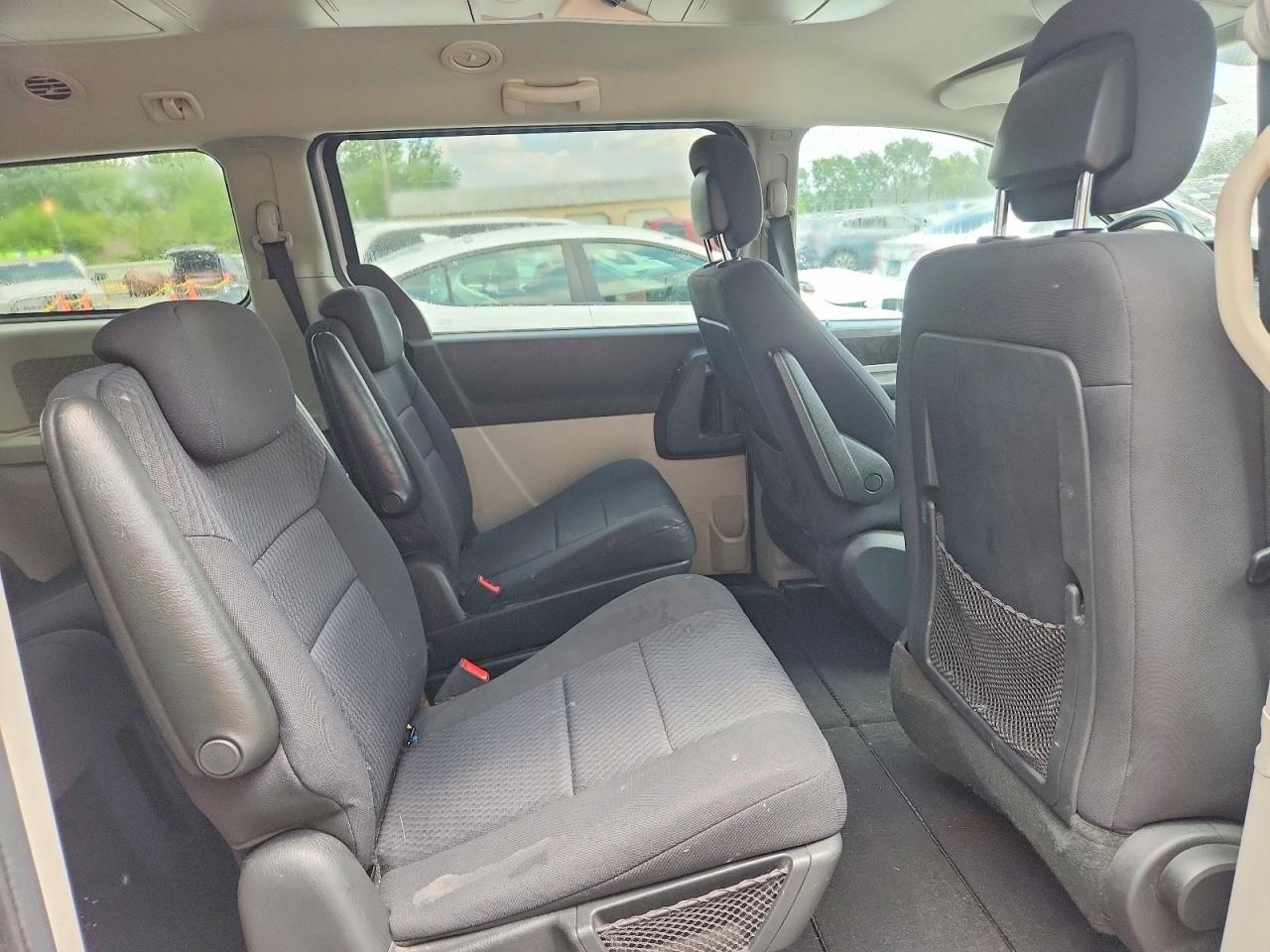 2010 Dodge Grand Caravan Sxt Silver vin: 2D4RN5D19AR433366