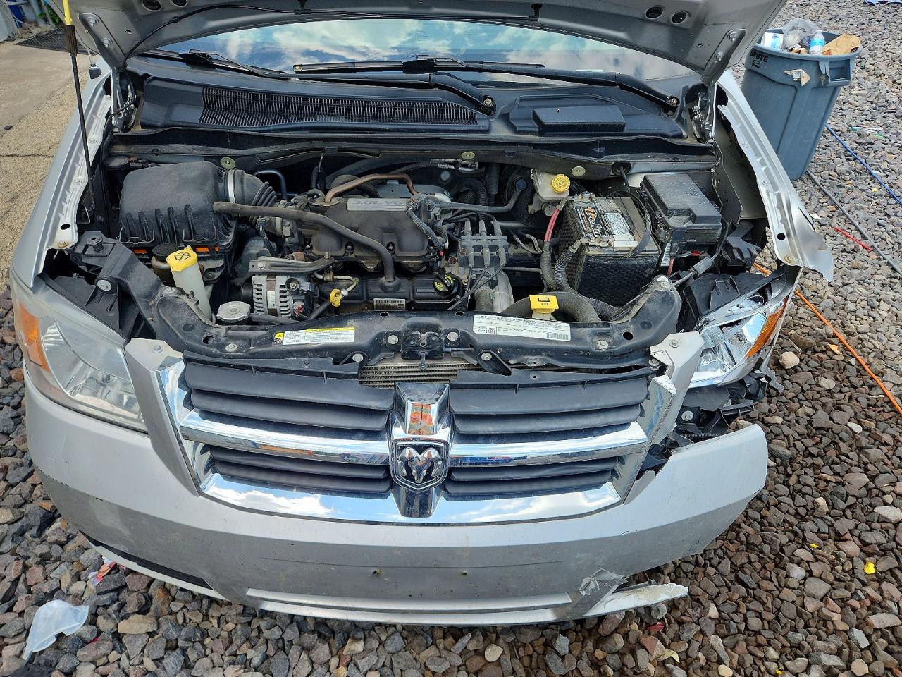 2010 Dodge Grand Caravan Sxt Silver vin: 2D4RN5D19AR433366