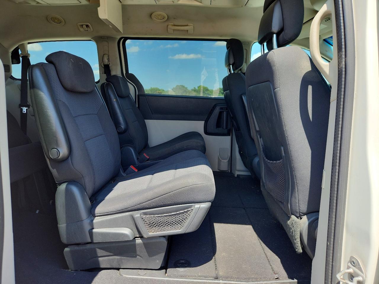 2010 Dodge Grand Caravan Sxt White vin: 2D4RN5D19AR434288