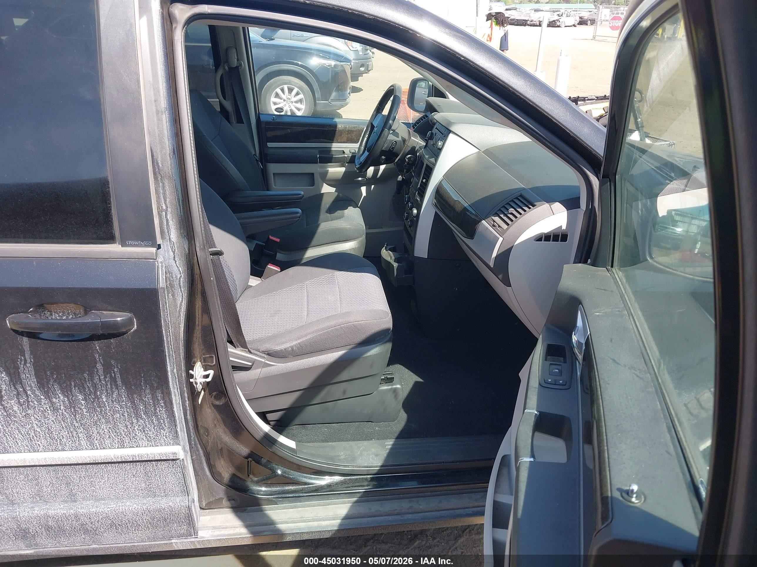 2010 Dodge Grand Caravan Sxt Black vin: 2D4RN5D1XAR211175