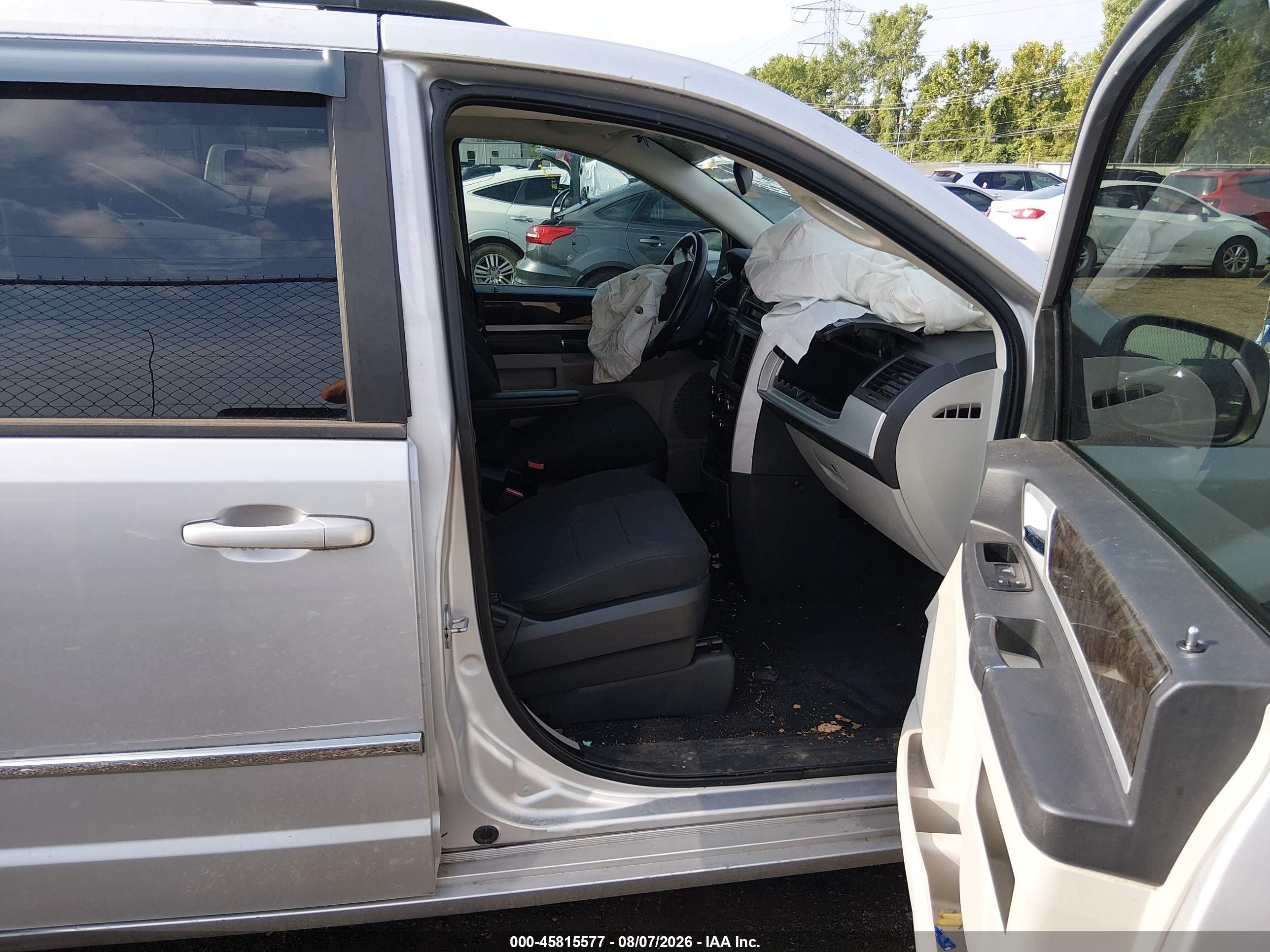 2010 Dodge Grand Caravan Sxt Silver vin: 2D4RN5D1XAR251708