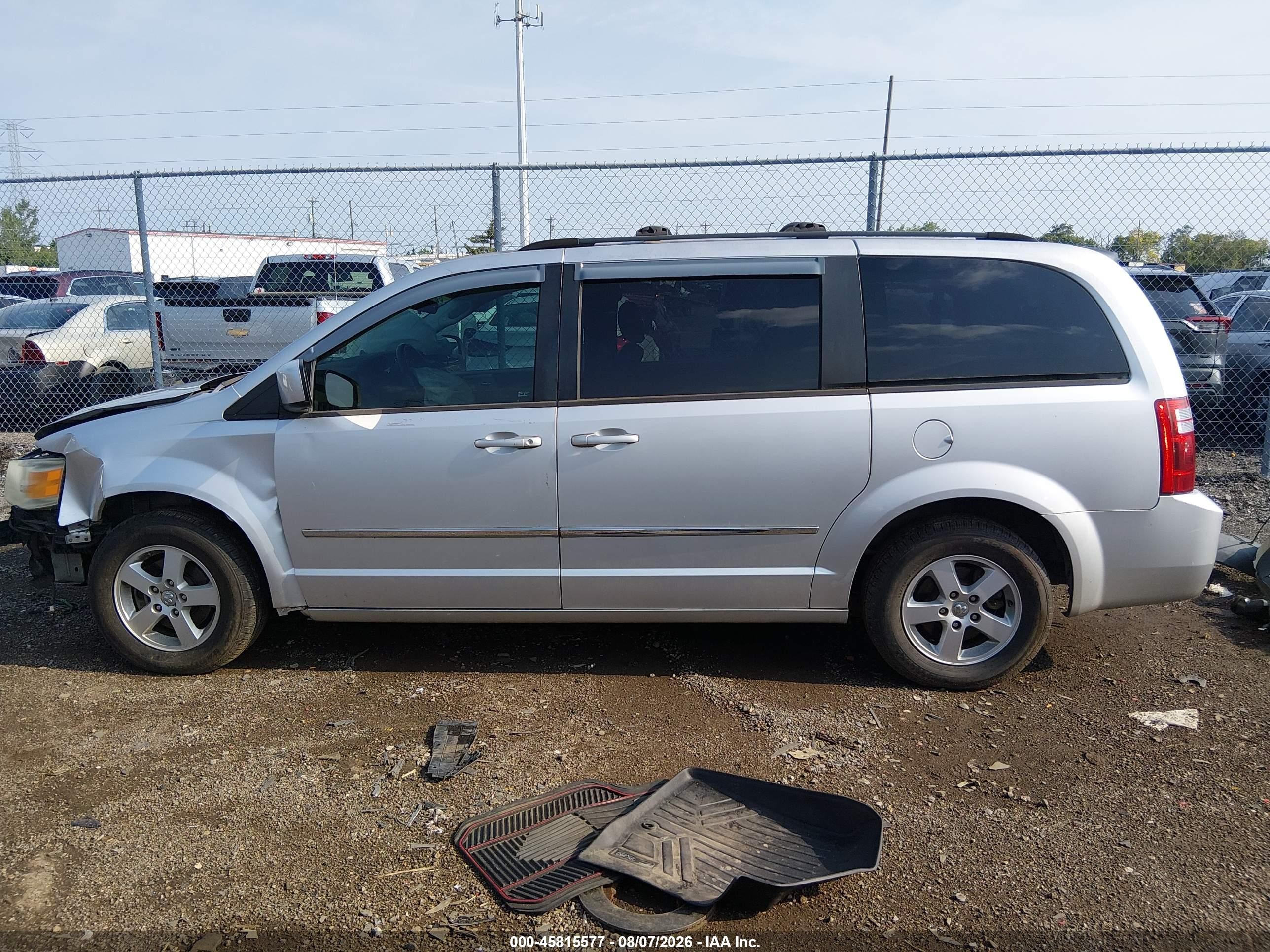 2010 Dodge Grand Caravan Sxt Silver vin: 2D4RN5D1XAR251708