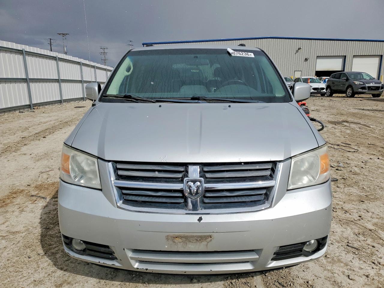 2010 Dodge Grand Caravan Sxt Silver vin: 2D4RN5D1XAR268704