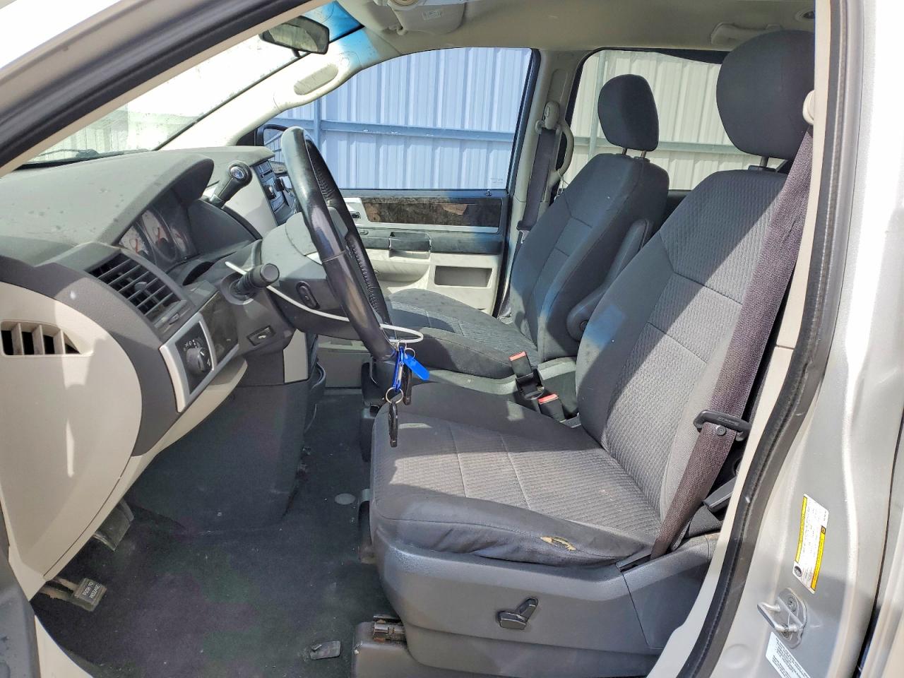 2010 Dodge Grand Caravan Sxt Silver vin: 2D4RN5D1XAR268704