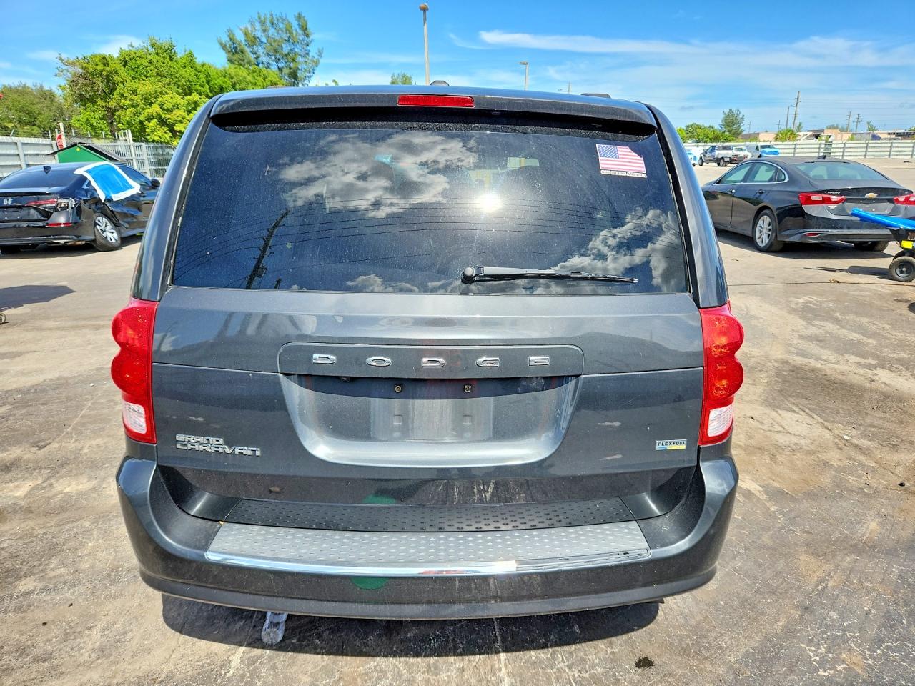 2011 Dodge Grand Caravan Gray vin: 2D4RN5DG0BR619738