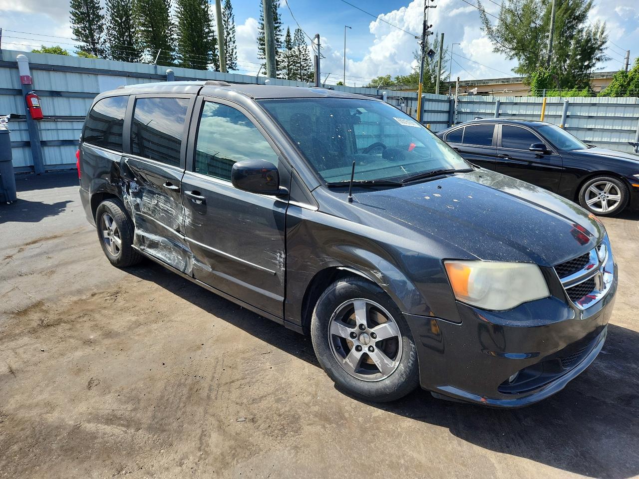 2011 Dodge Grand Caravan Gray vin: 2D4RN5DG0BR619738
