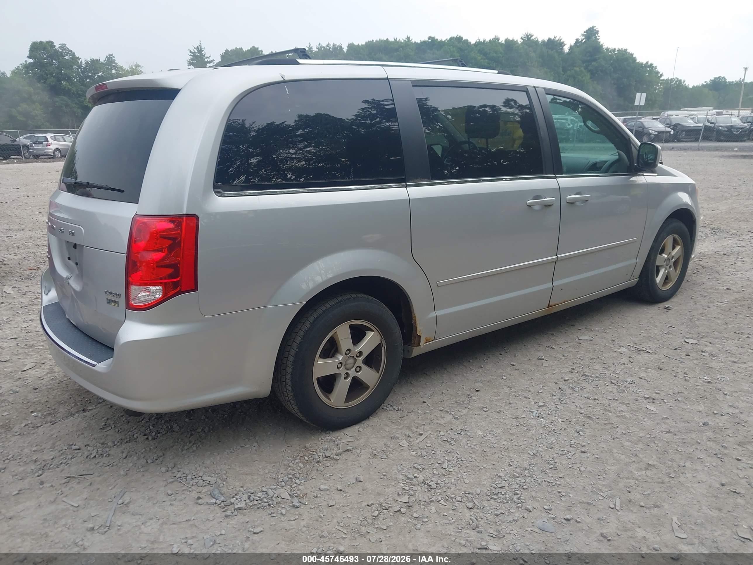2011 Dodge Grand Caravan Crew Silver vin: 2D4RN5DG0BR659902