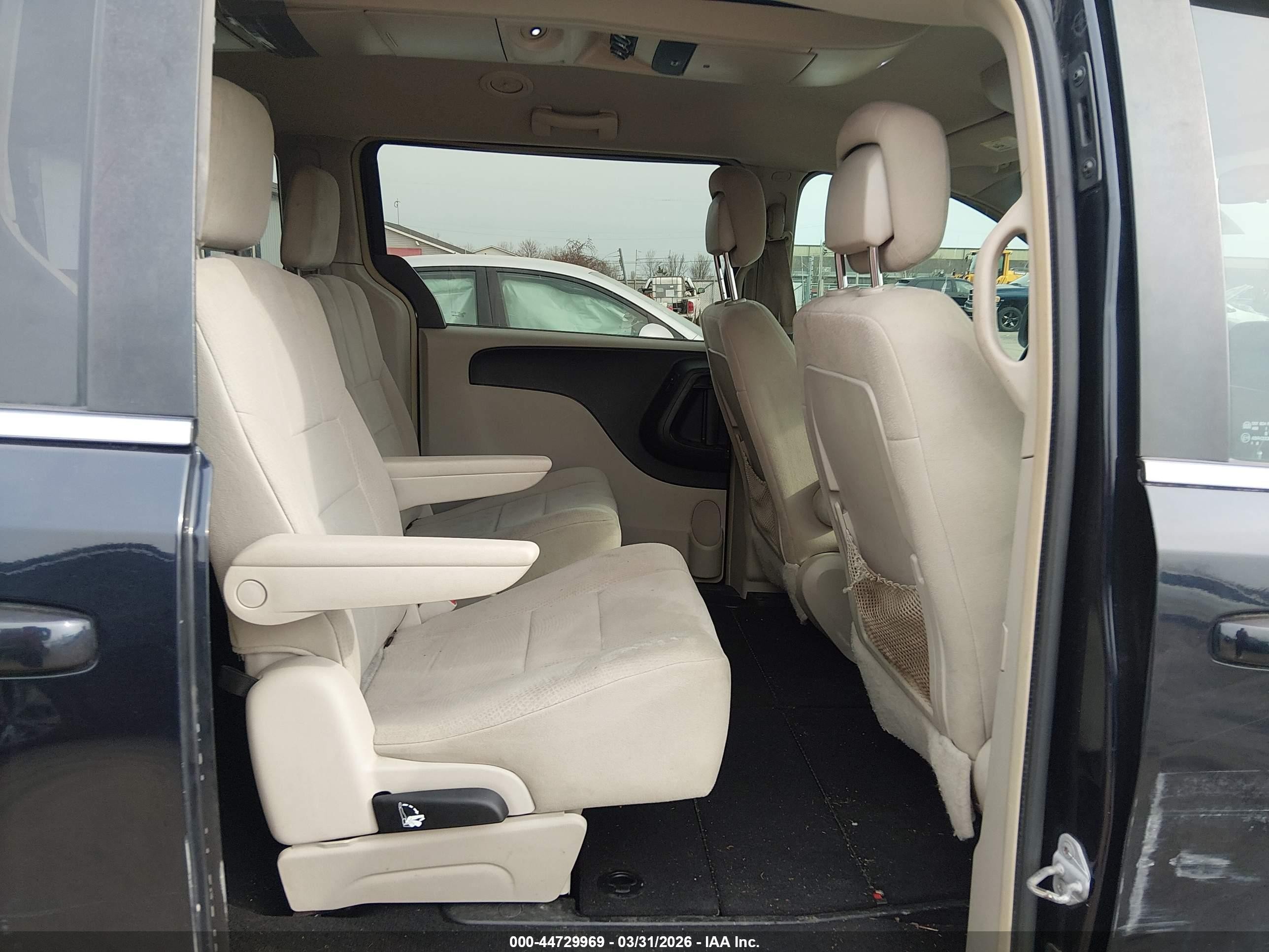 2011 Dodge Grand Caravan Crew Black vin: 2D4RN5DG0BR711433
