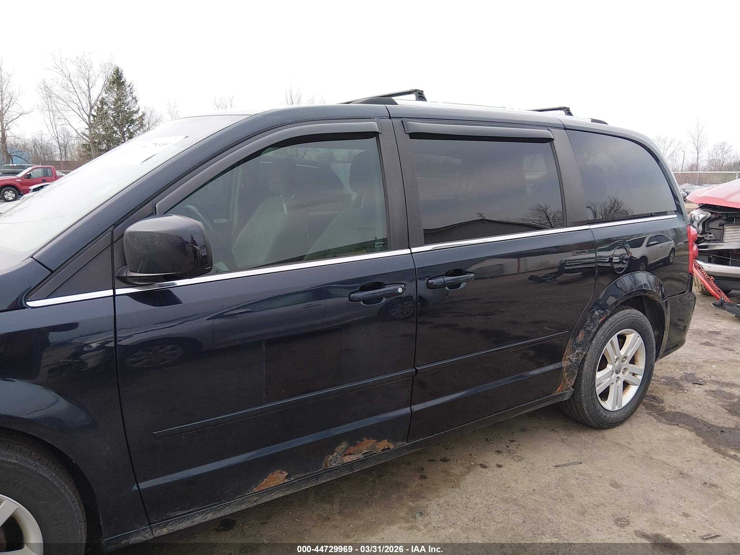 2011 Dodge Grand Caravan Crew Black vin: 2D4RN5DG0BR711433