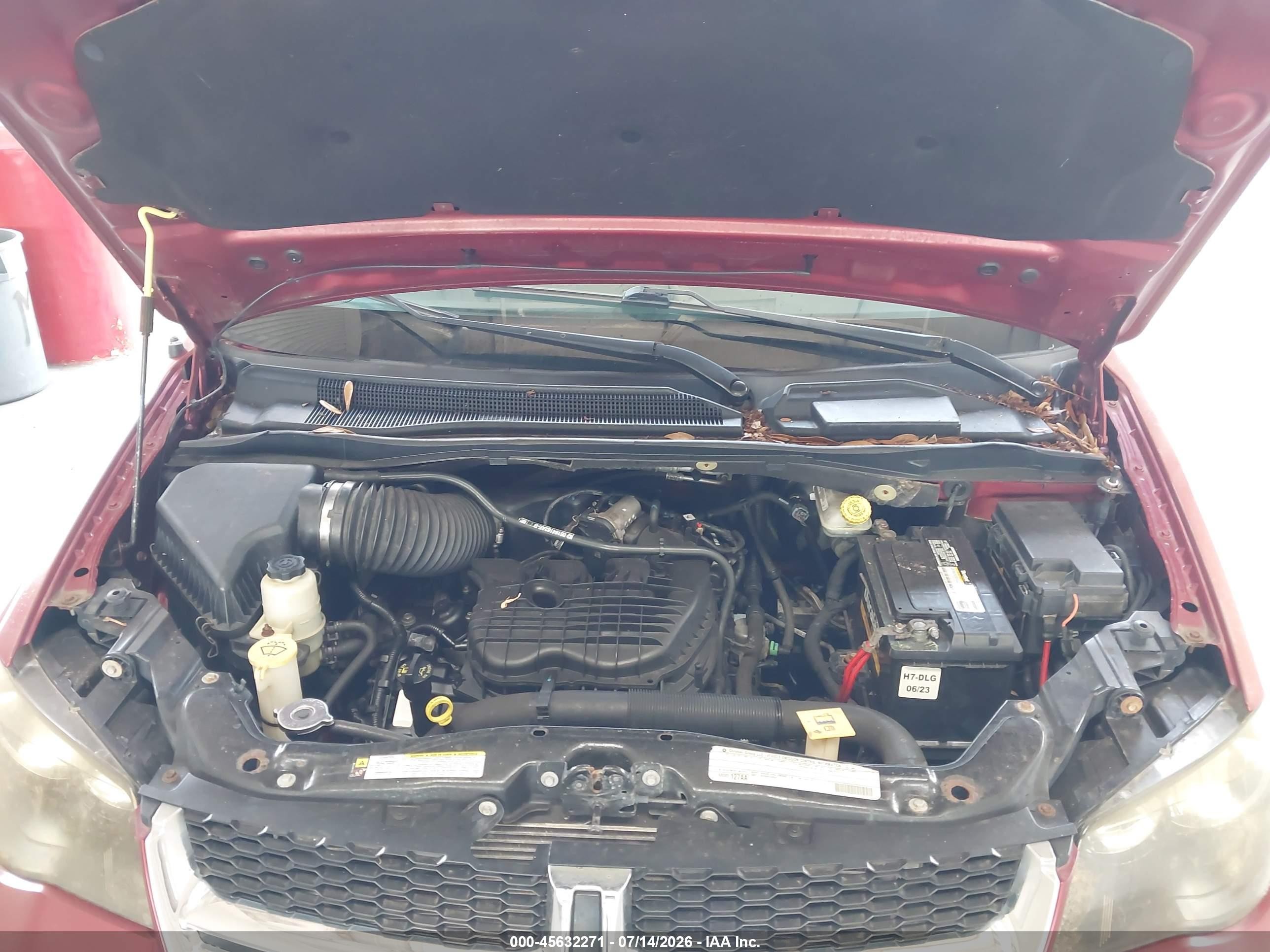 2011 Dodge Grand Caravan Crew Burgundy vin: 2D4RN5DG1BR633101