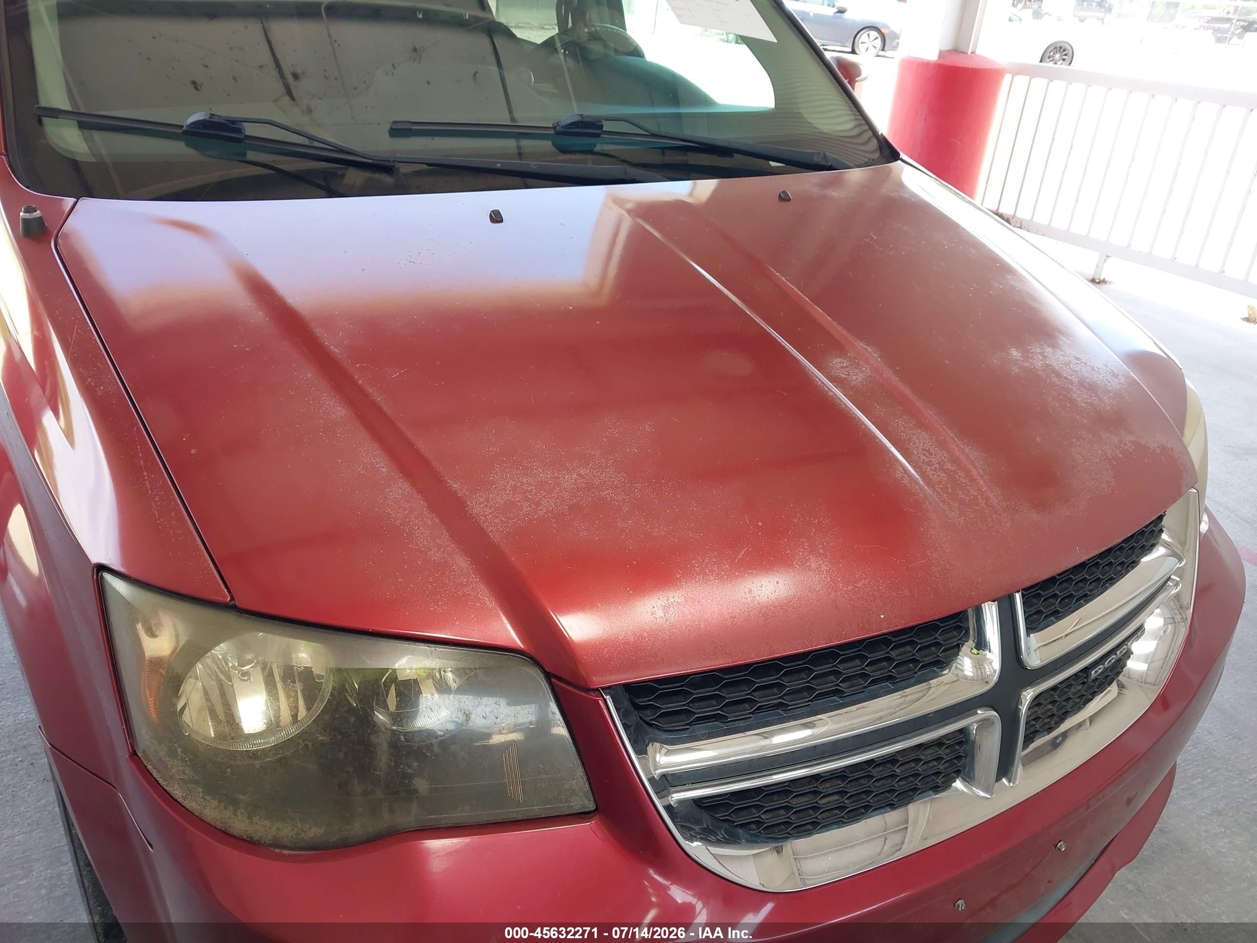 2011 Dodge Grand Caravan Crew Burgundy vin: 2D4RN5DG1BR633101