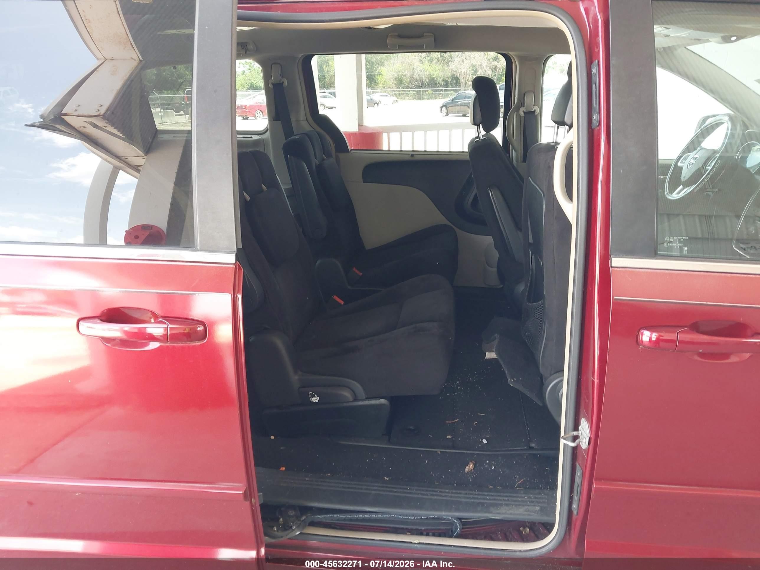 2011 Dodge Grand Caravan Crew Burgundy vin: 2D4RN5DG1BR633101