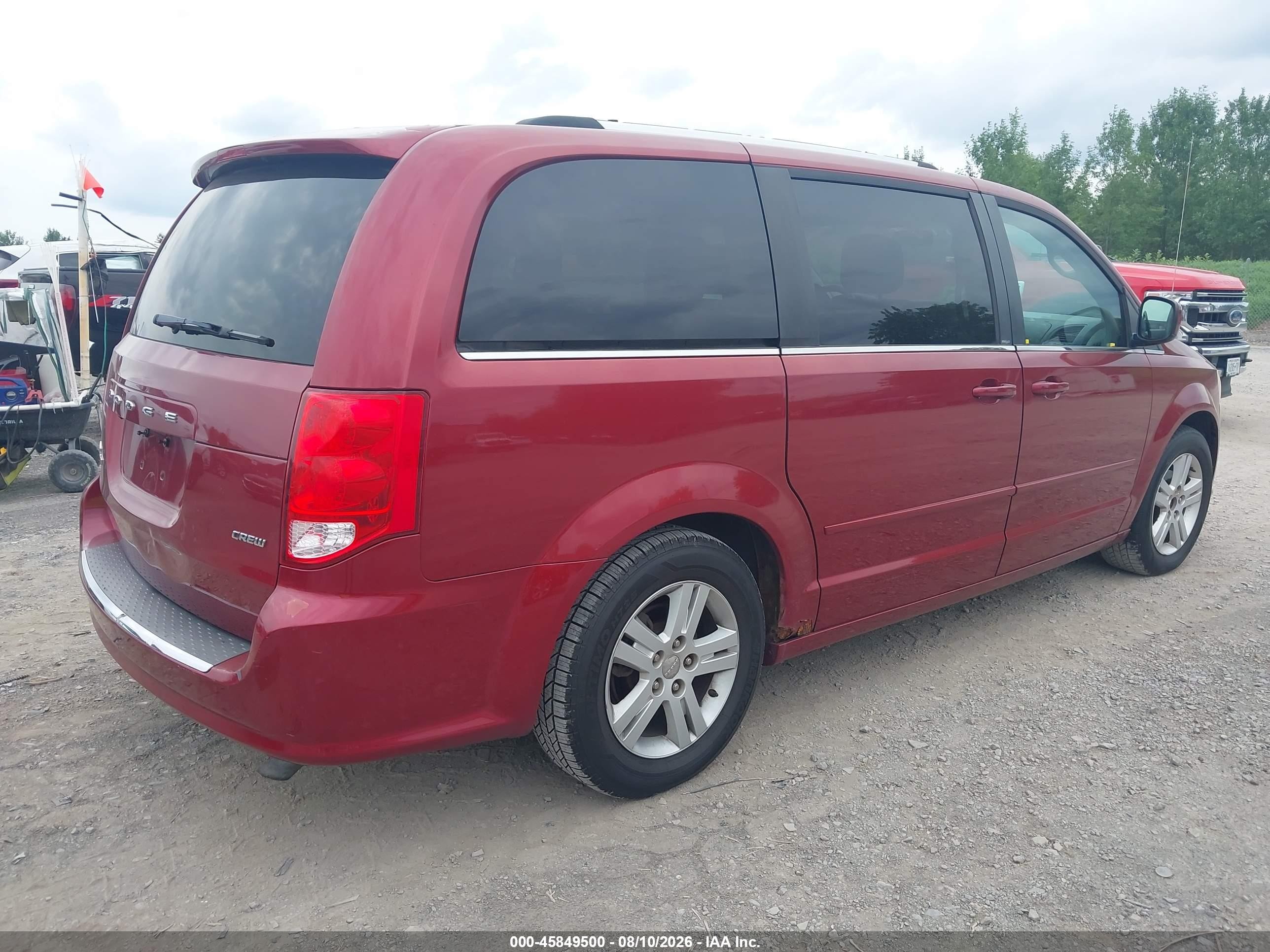 2011 Dodge Grand Caravan Crew Red vin: 2D4RN5DG1BR654854
