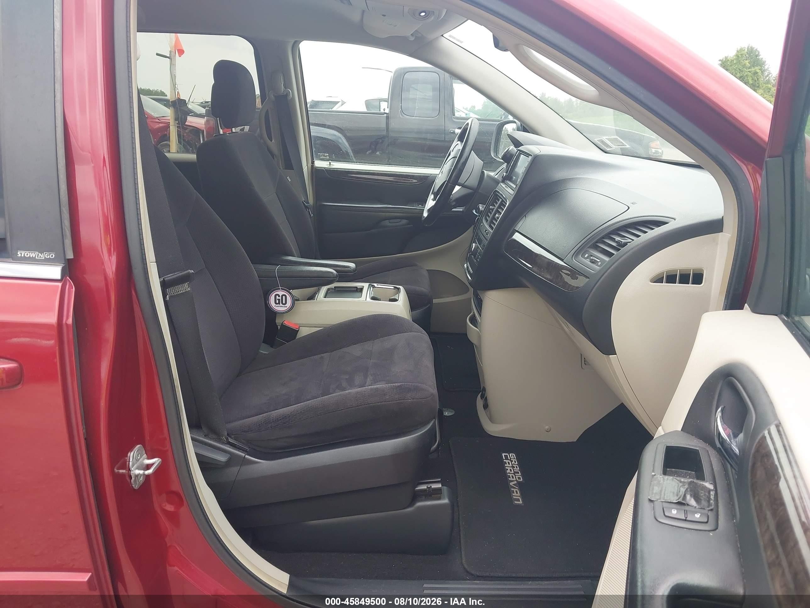 2011 Dodge Grand Caravan Crew Red vin: 2D4RN5DG1BR654854