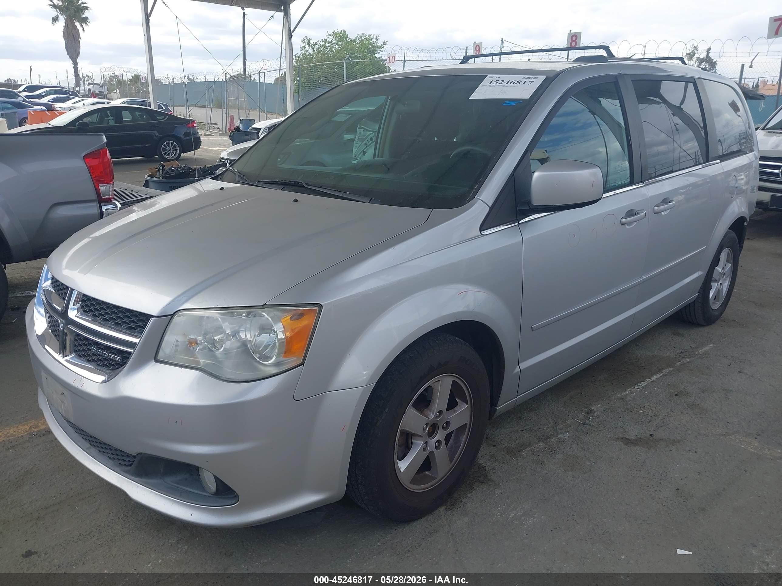 2011 Dodge Grand Caravan Crew Серый vin: 2D4RN5DG1BR662596