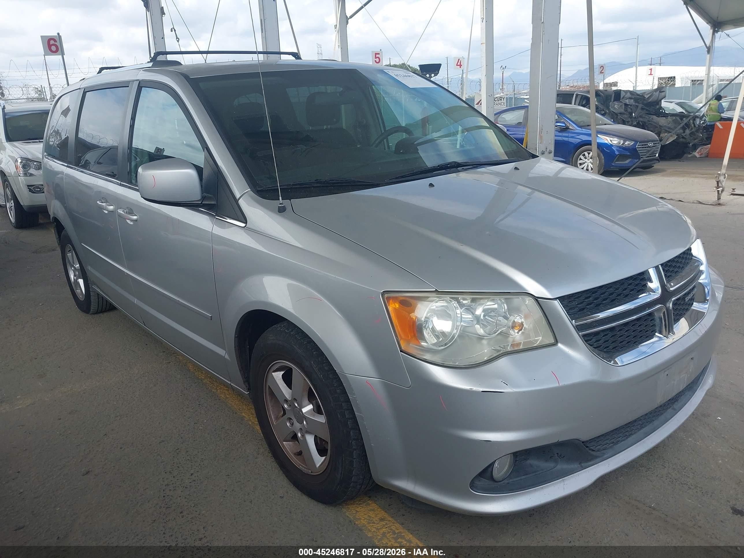2011 Dodge Grand Caravan Crew Серый vin: 2D4RN5DG1BR662596