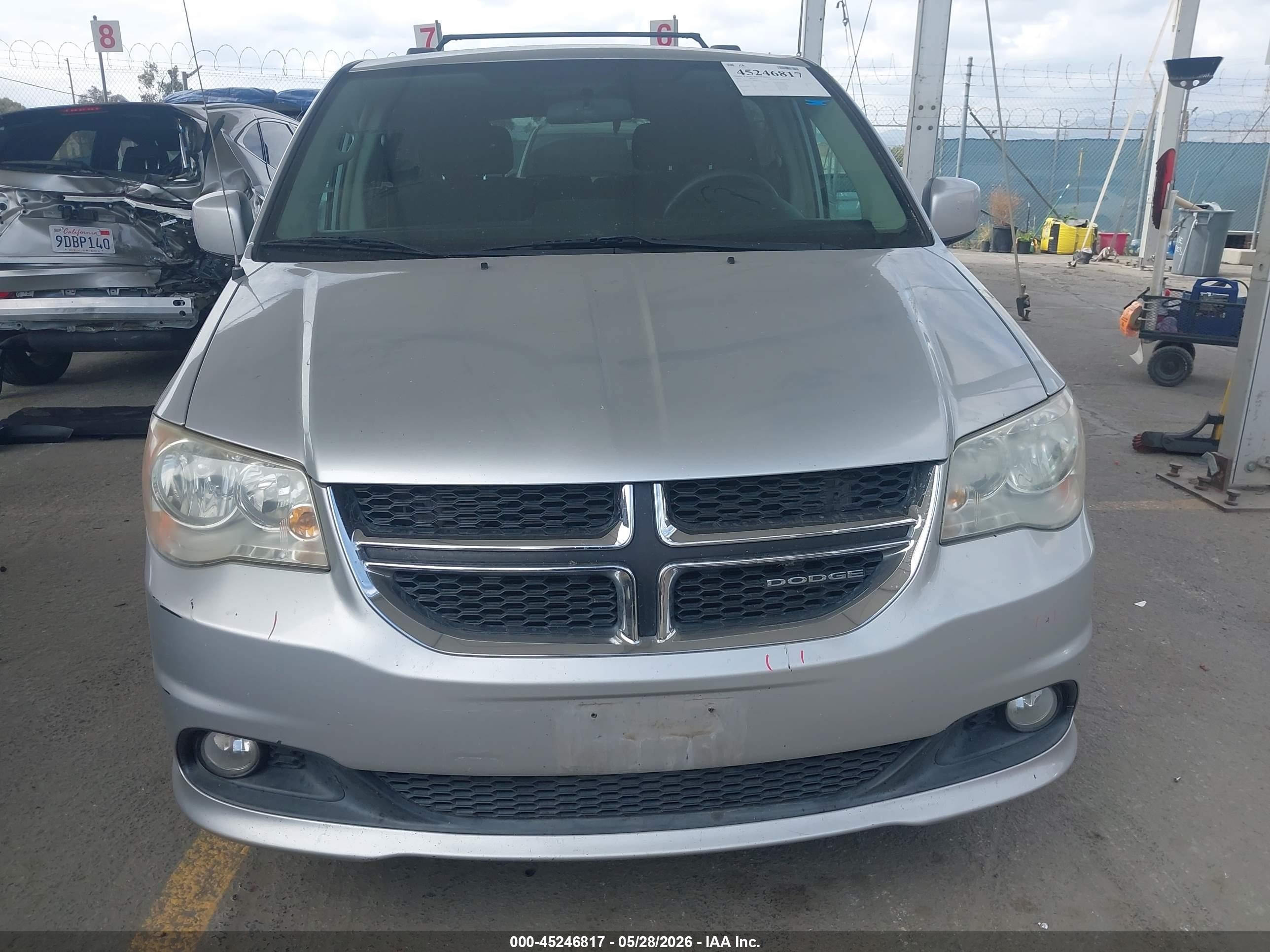 2011 Dodge Grand Caravan Crew Серый vin: 2D4RN5DG1BR662596