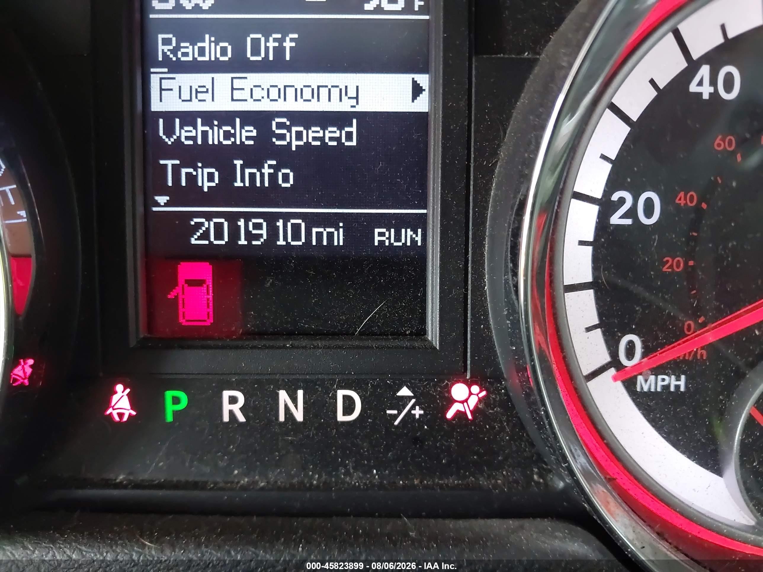 2011 Dodge Grand Caravan Crew Red vin: 2D4RN5DG1BR663179