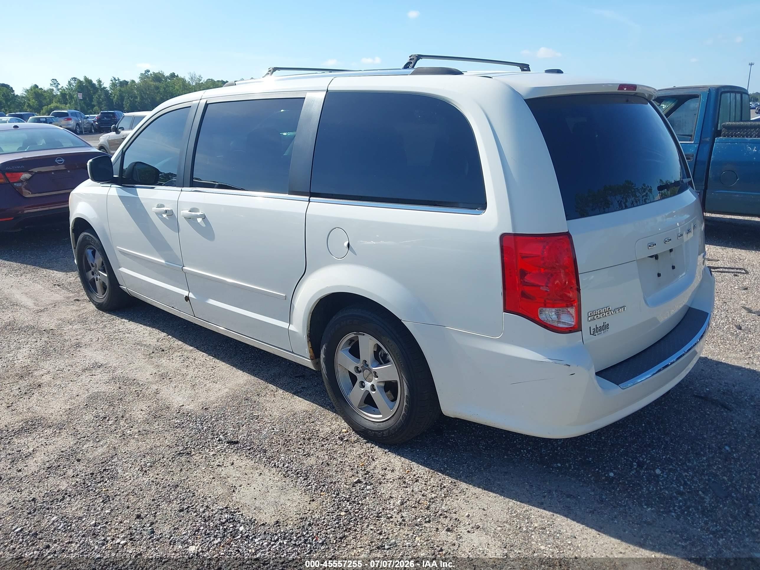 2011 Dodge Grand Caravan Crew White vin: 2D4RN5DG1BR689703
