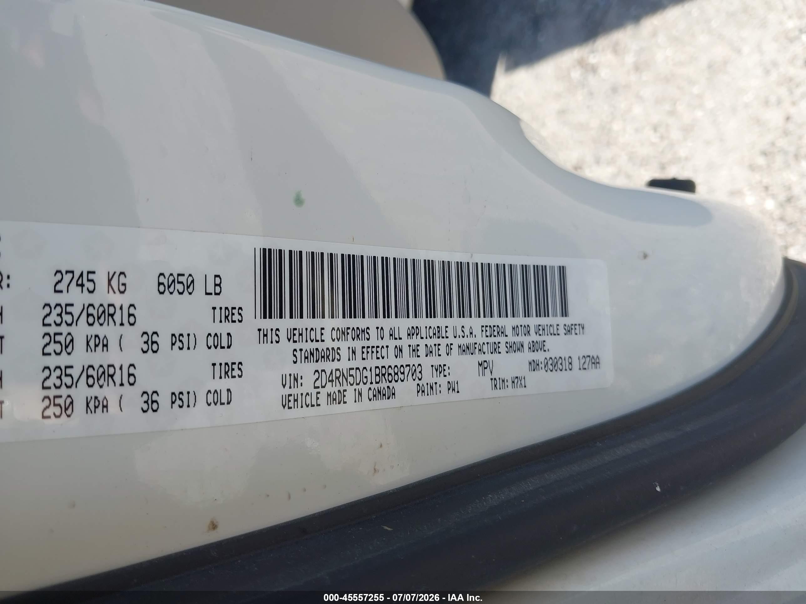 2011 Dodge Grand Caravan Crew White vin: 2D4RN5DG1BR689703