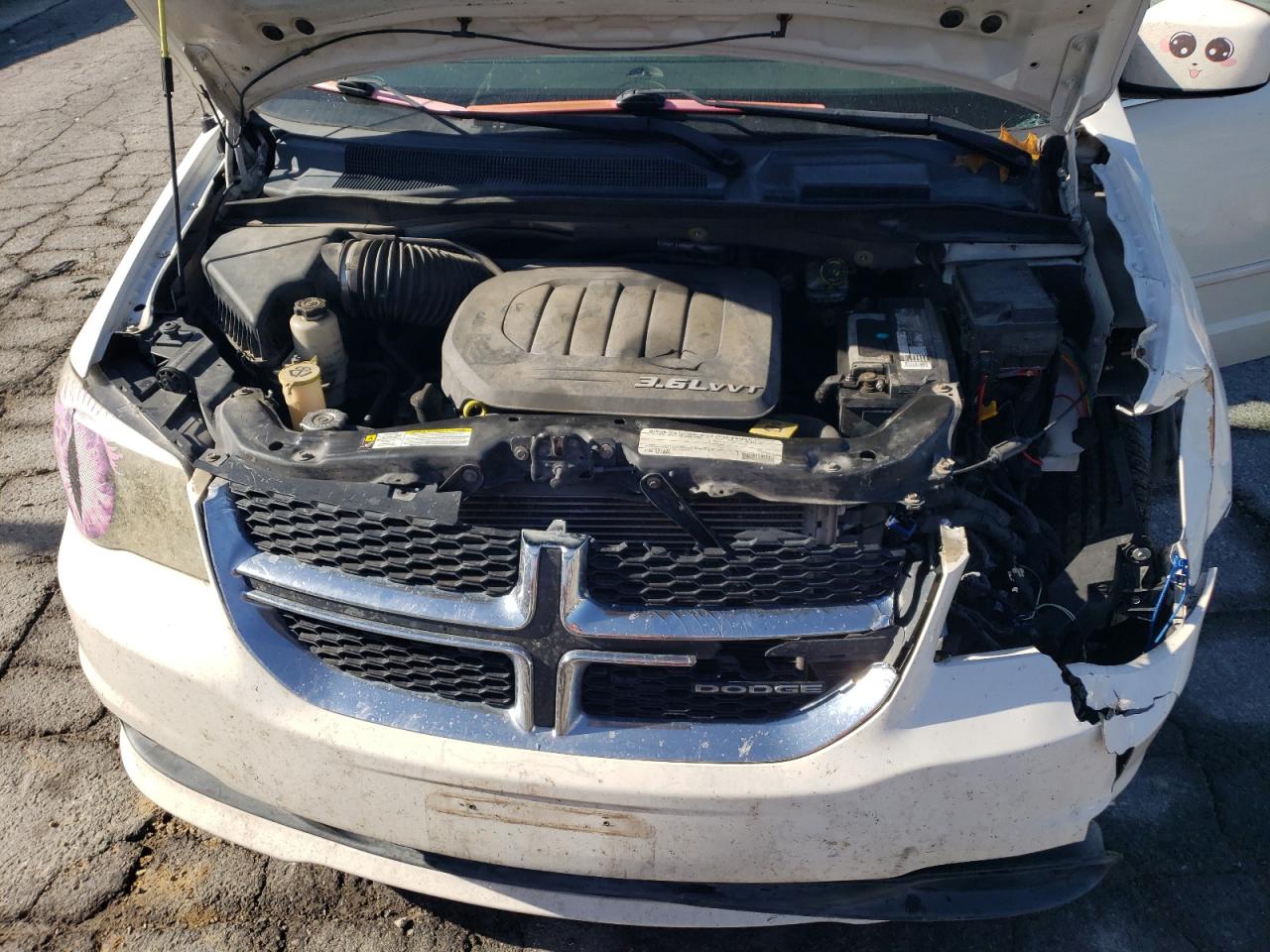 2011 Dodge Grand Caravan Crew White vin: 2D4RN5DG1BR751360