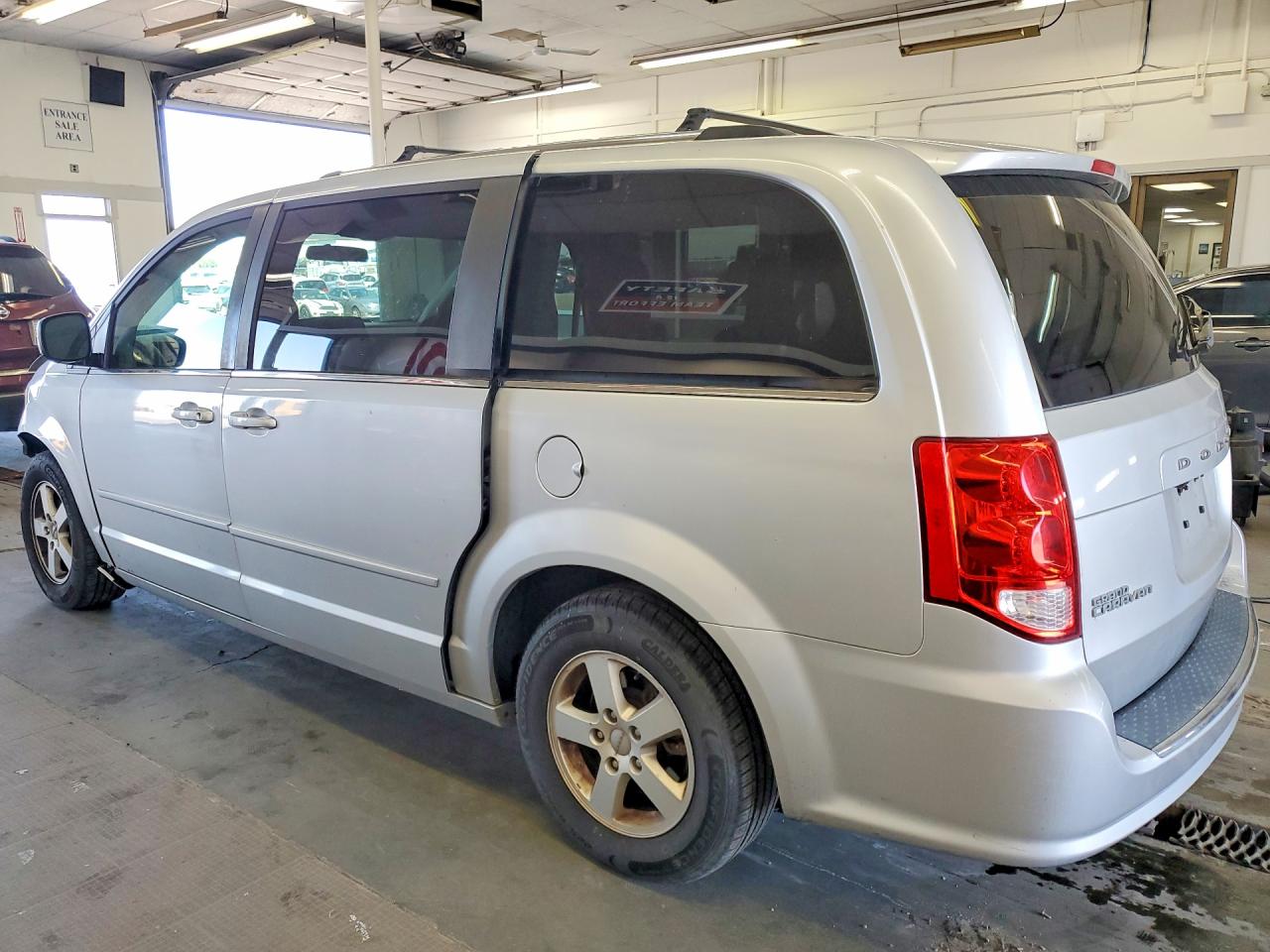 2011 Dodge Grand Caravan Crew Silver vin: 2D4RN5DG2BR660632