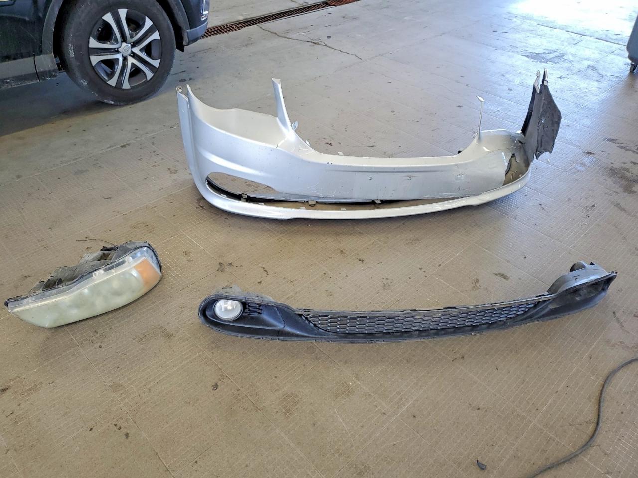 2011 Dodge Grand Caravan Crew Silver vin: 2D4RN5DG2BR660632