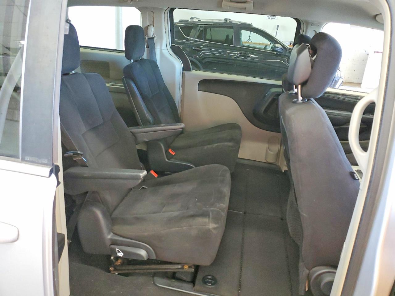 2011 Dodge Grand Caravan Crew Silver vin: 2D4RN5DG2BR660632