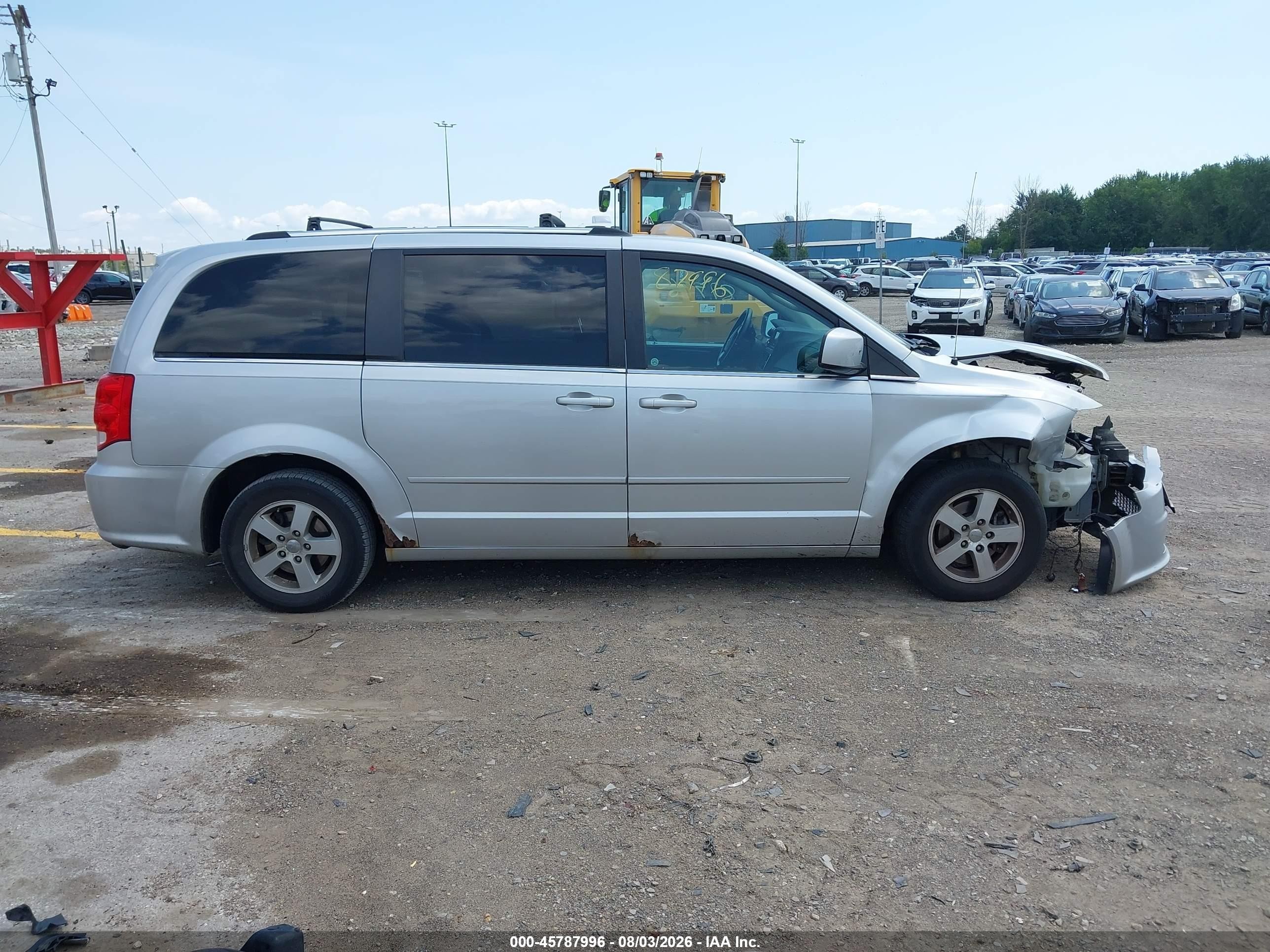 2011 Dodge Grand Caravan Crew Серый vin: 2D4RN5DG2BR679746