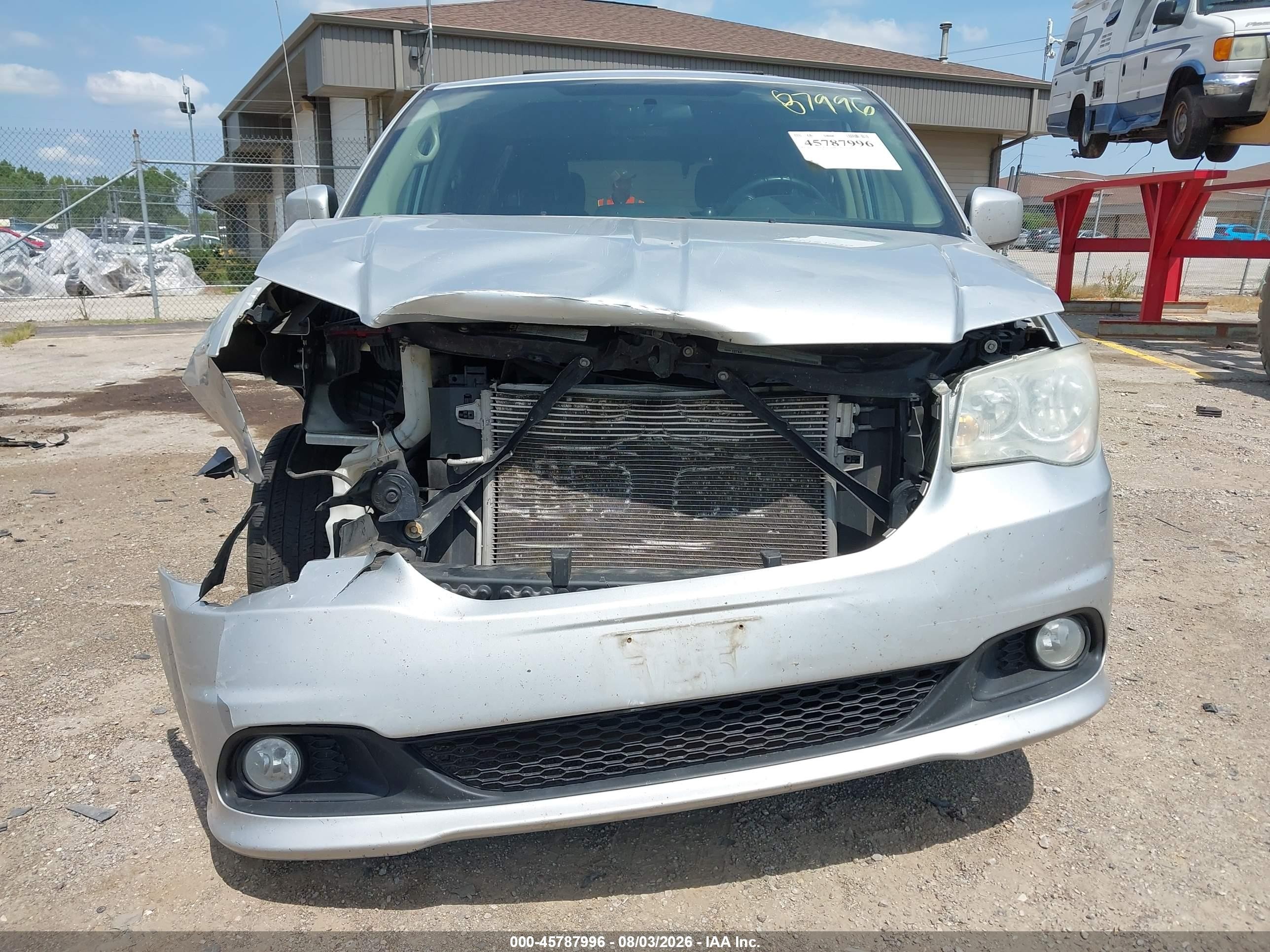 2011 Dodge Grand Caravan Crew Серый vin: 2D4RN5DG2BR679746