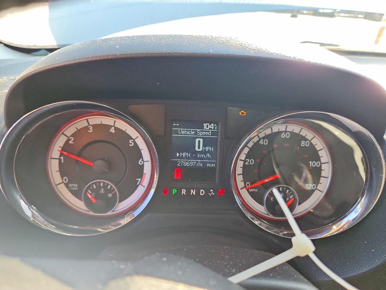 2011 Dodge Grand Caravan Crew White vin: 2D4RN5DG3BR693588