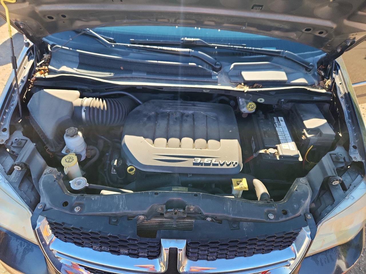 2011 Dodge Grand Caravan Crew Gray vin: 2D4RN5DG3BR736911