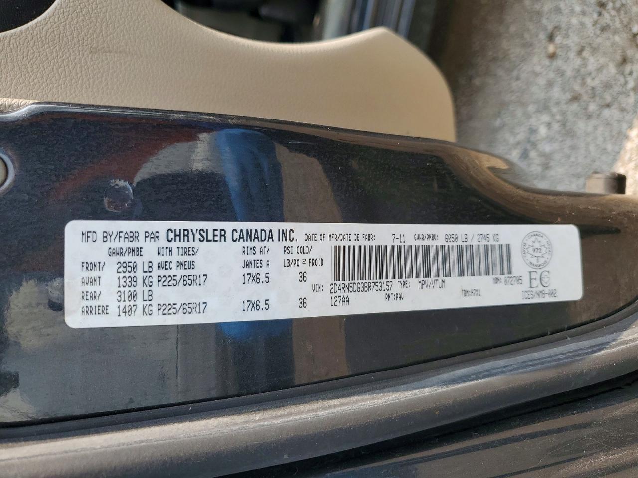 2011 Dodge Grand Caravan Crew Black vin: 2D4RN5DG3BR753157