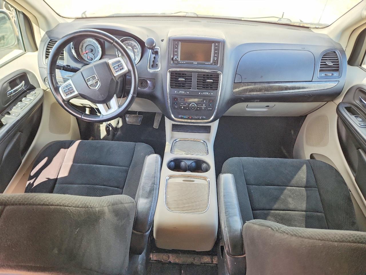 2011 Dodge Grand Caravan Crew White vin: 2D4RN5DG3BR787647