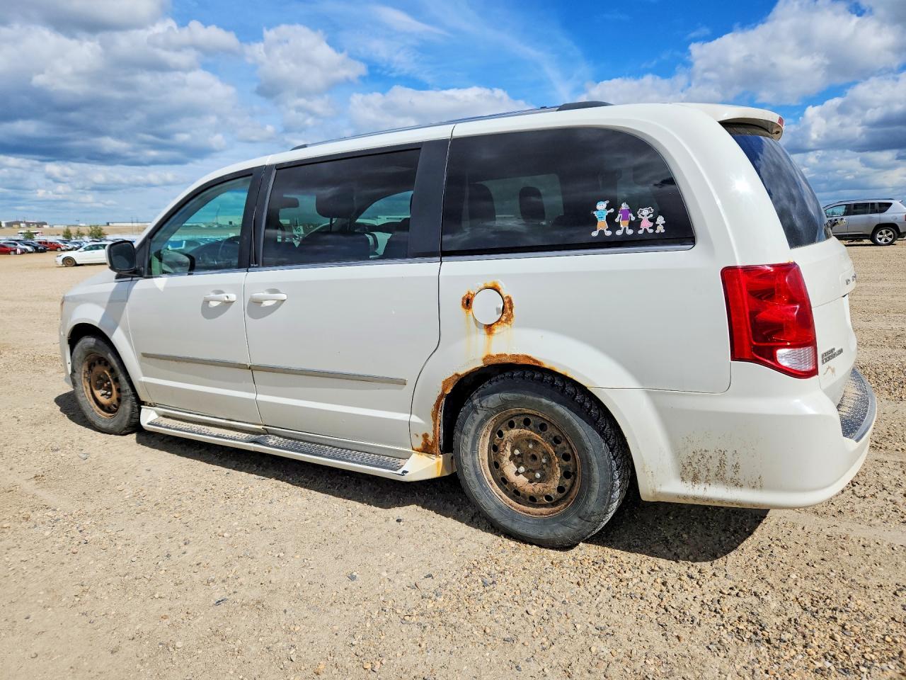 2011 Dodge Grand Caravan Crew White vin: 2D4RN5DG3BR787647