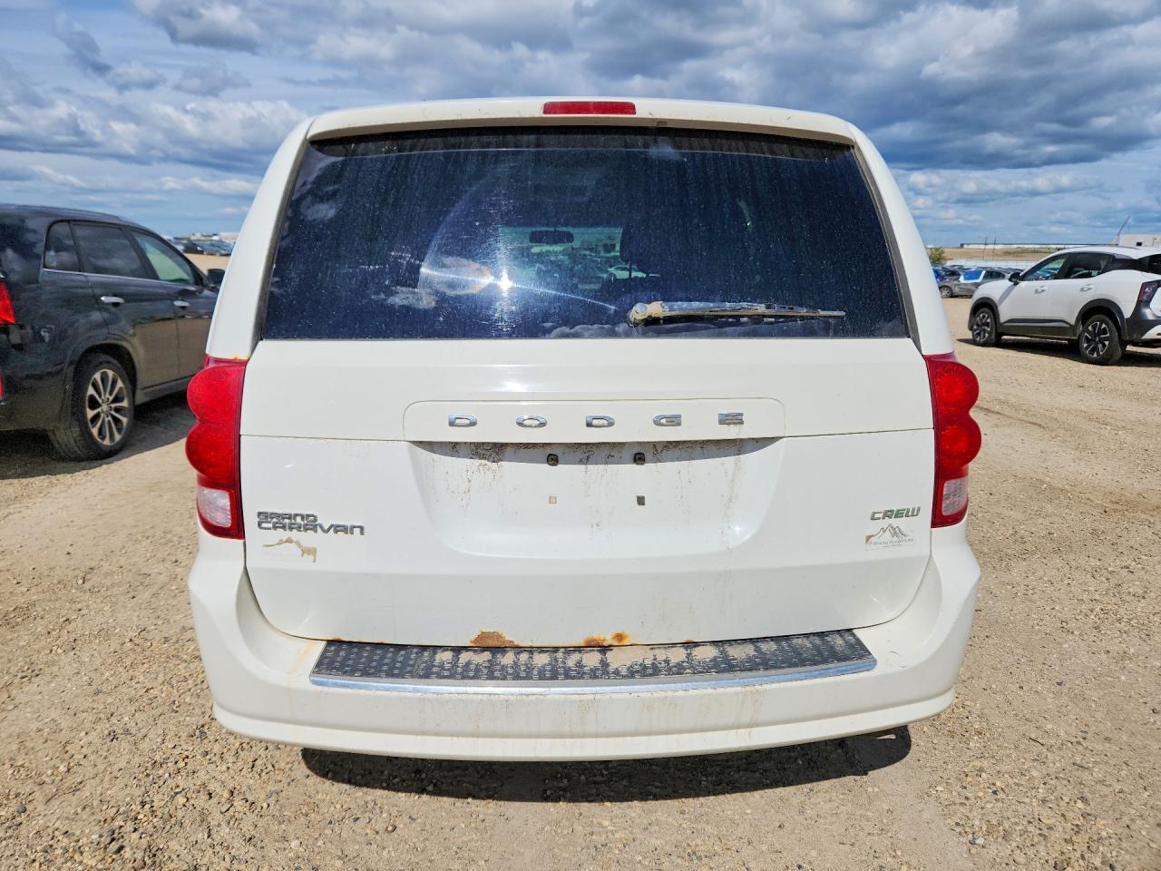 2011 Dodge Grand Caravan Crew White vin: 2D4RN5DG3BR787647