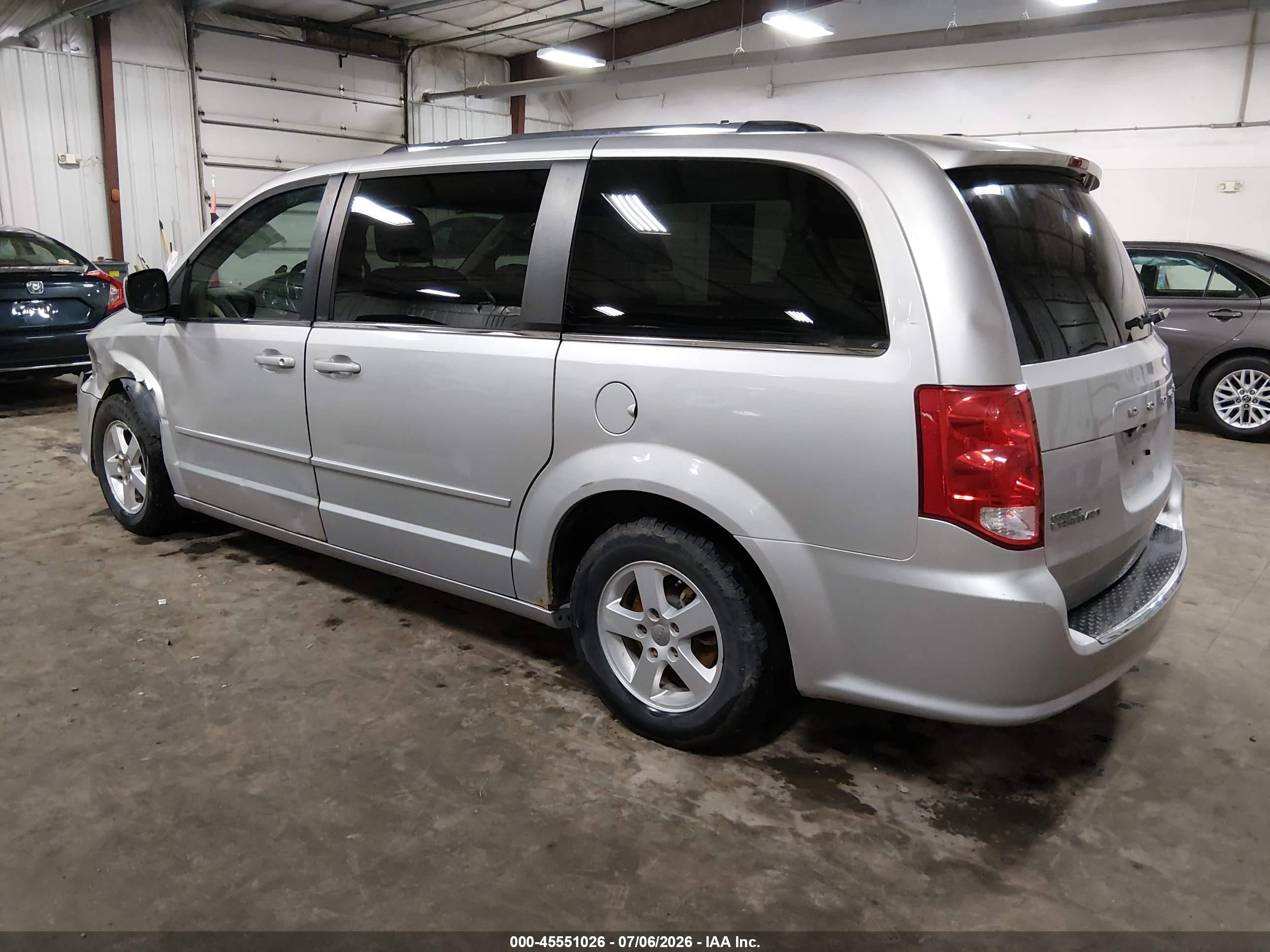 2011 Dodge Grand Caravan Crew Silver vin: 2D4RN5DG4BR649907