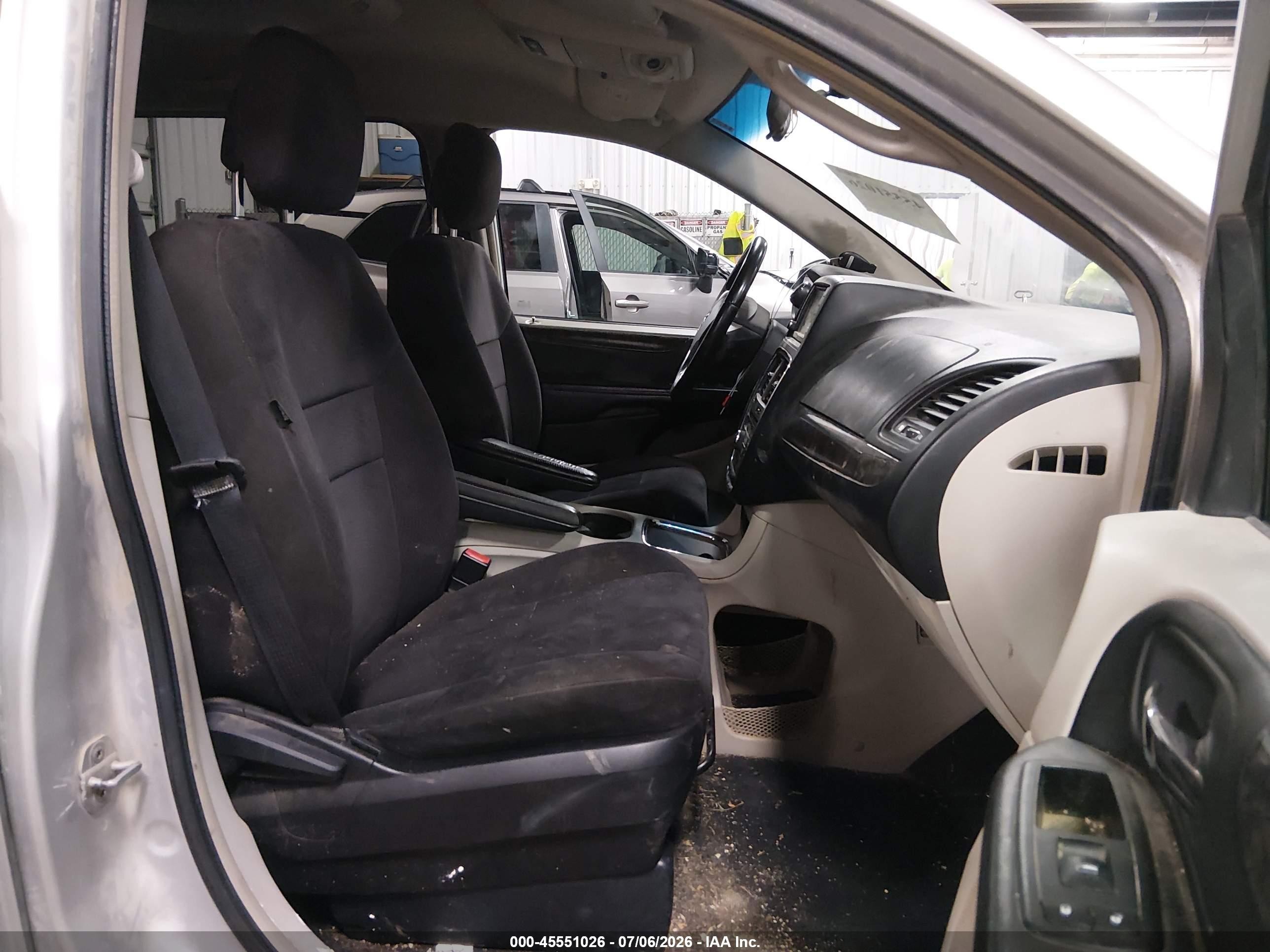 2011 Dodge Grand Caravan Crew Silver vin: 2D4RN5DG4BR649907