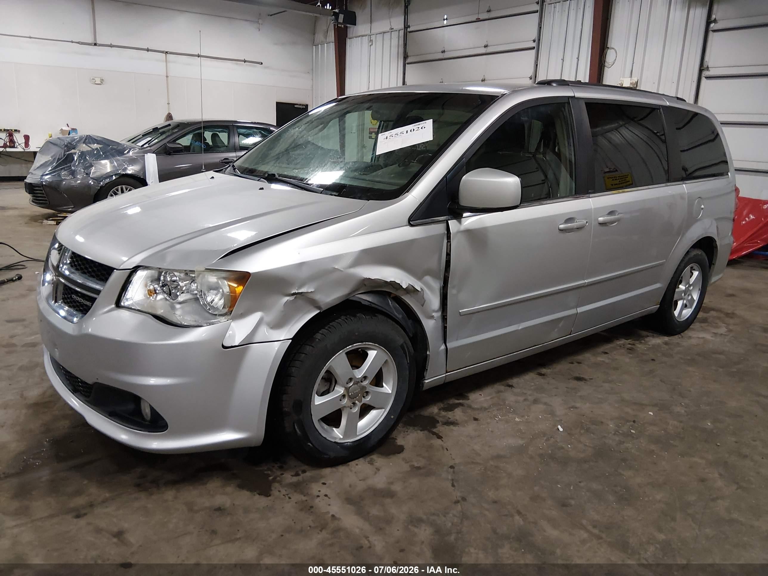 2011 Dodge Grand Caravan Crew Silver vin: 2D4RN5DG4BR649907