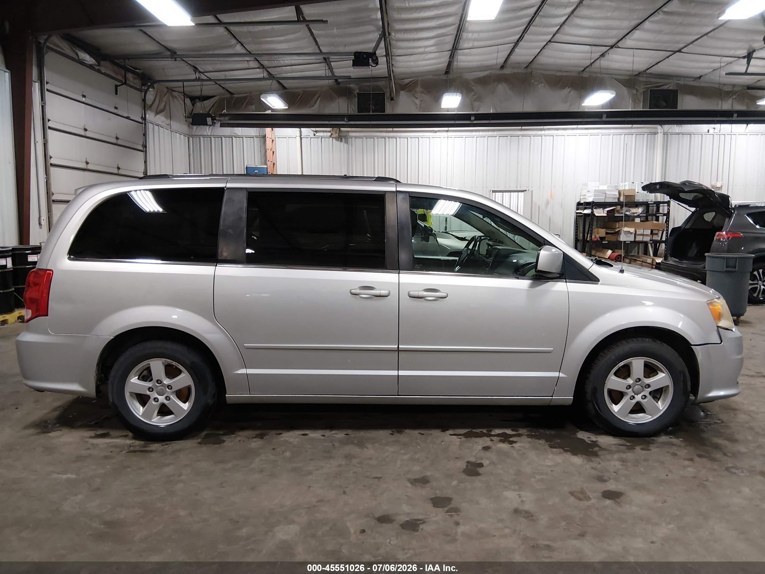 2011 Dodge Grand Caravan Crew Silver vin: 2D4RN5DG4BR649907